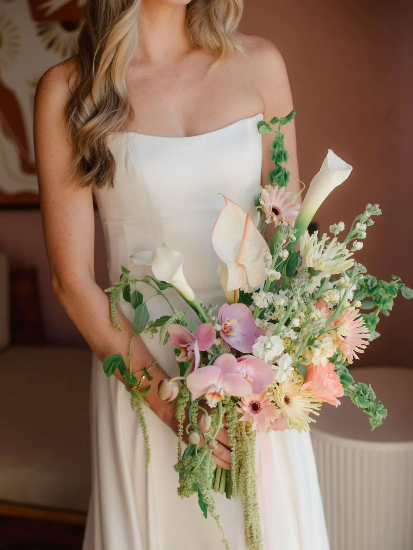 Heading into Spring with the prettiest pastels and a DONKEY! 🫏 The grooms only wish! 
.
.
Photo @christiegrahamphotography 
Venue &amp; Catering @donpedros.sayulita 
Florals @flormimofloral 
Beauty @kolor.by.kori 
Rentals @twrentalspv @e_elegantes @