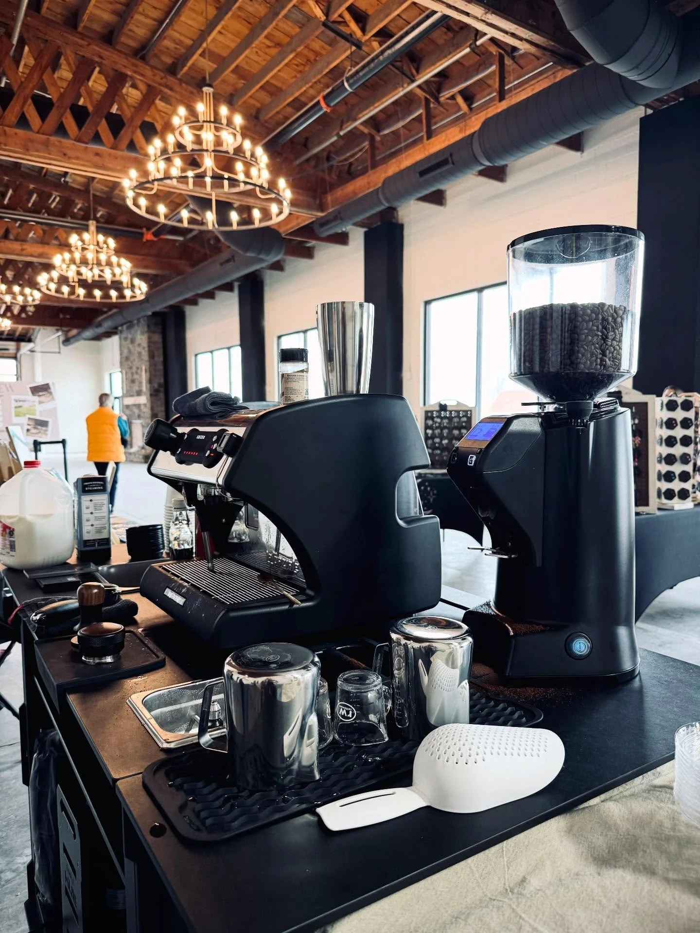Because why not have the coffee shop a stone&rsquo;s throw away from your guests?

Designed to delight your guests and elevate your private event with our fully customizable specialty coffee cart ☕️