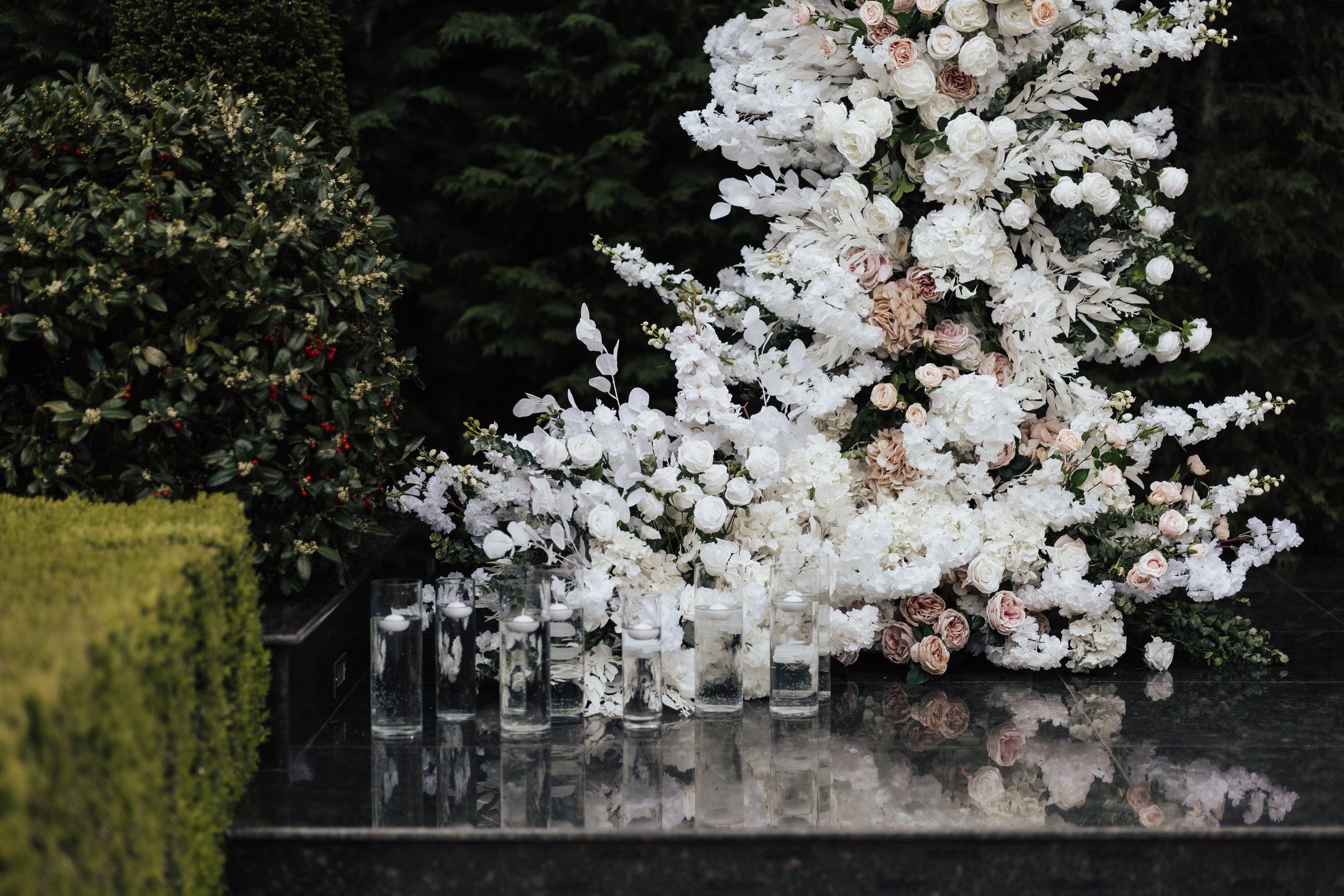 Luxury wedding ceremony Savannah Georgia wedding florist (5).jpeg