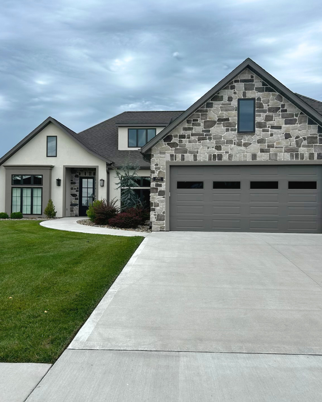 How to Clean Your Home's Exterior Before Winter (Mid-Missouri Homeowner Guide)