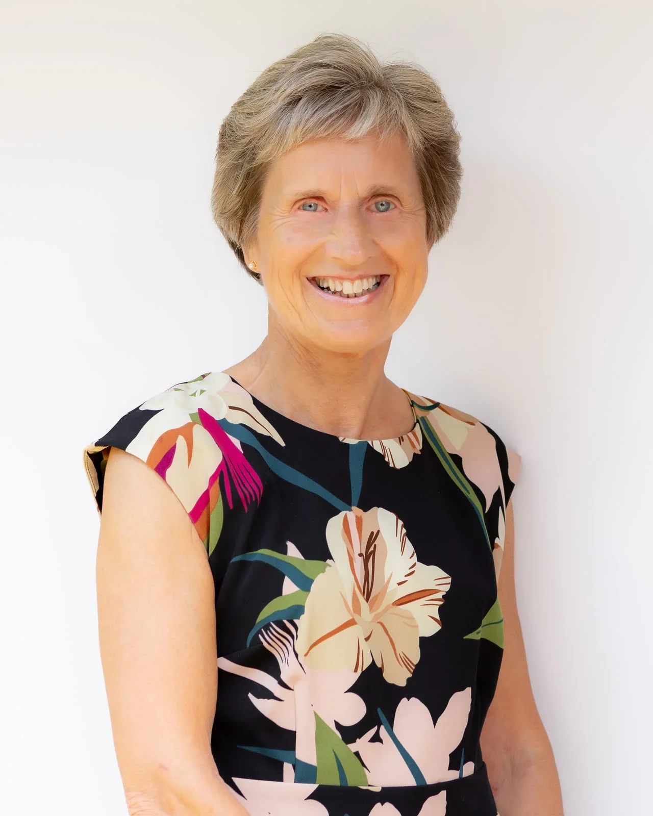 Protrait Photo of Denise Howarth