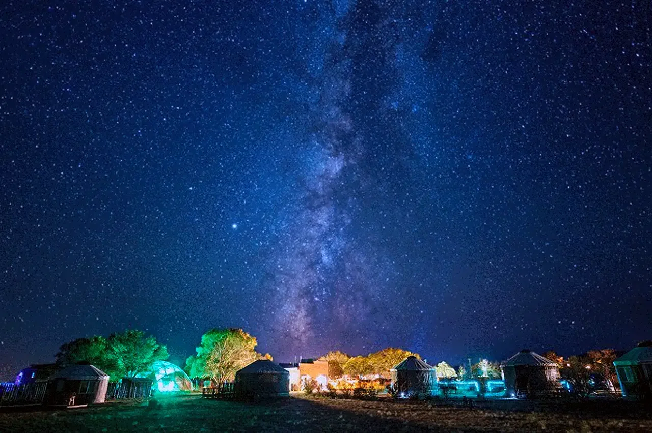 JoyfulJourney-Nightsky-Yurts.webp