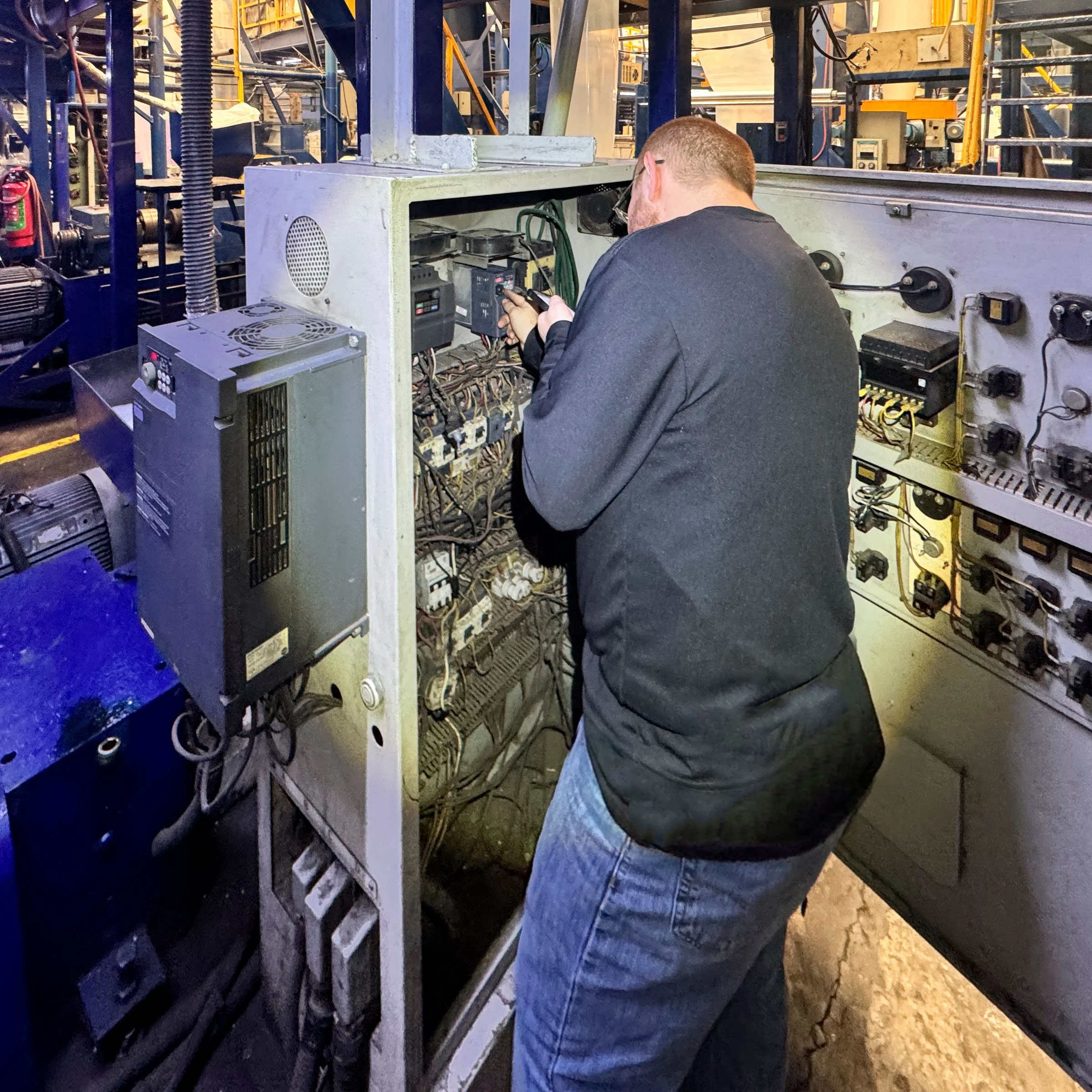 REPARACION DE EQUIPOS INDUSTRIALES ELECTRICOS ELECTRONICOS