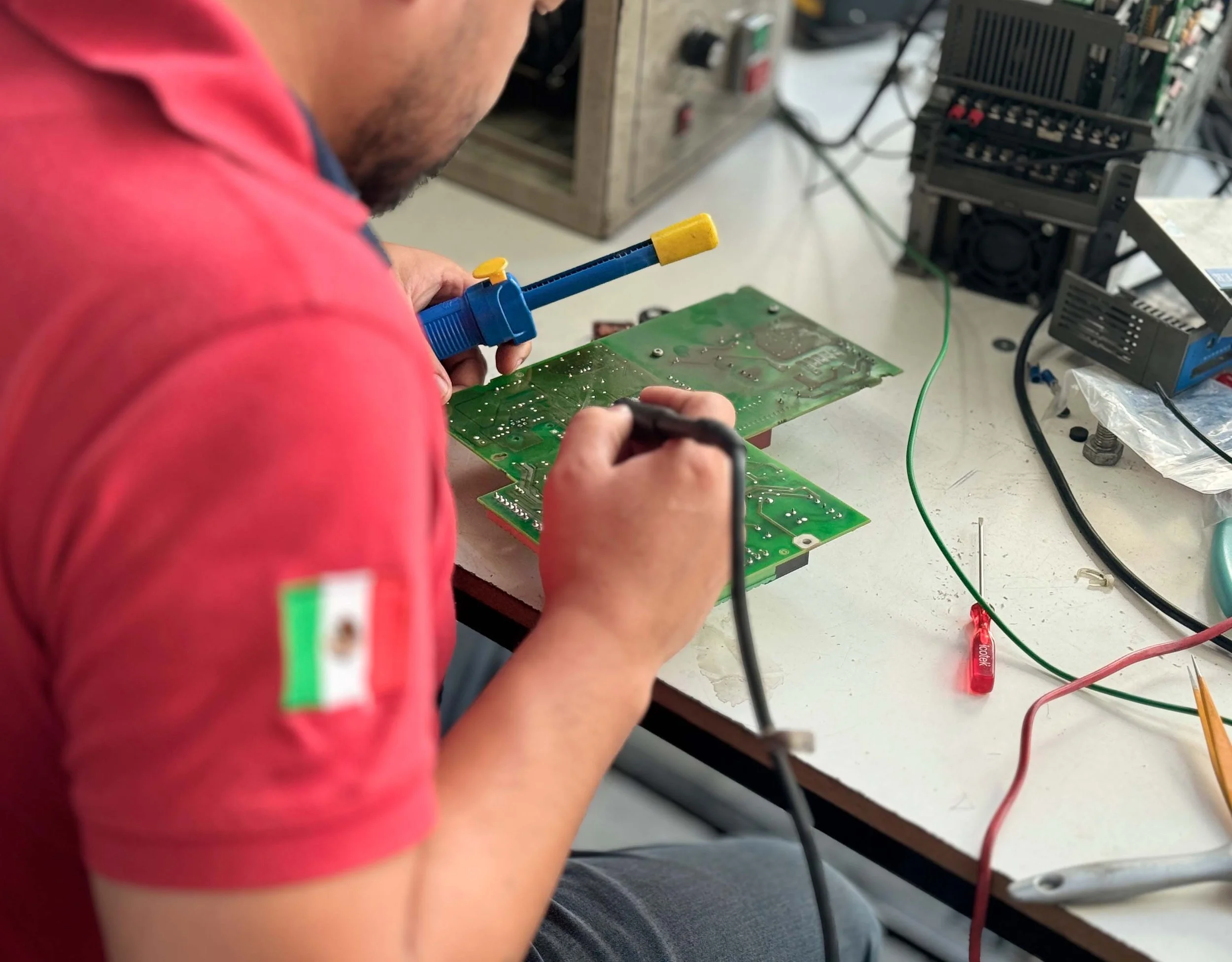 Puesta en marcha de peletizadora EREMA PC 1108 TE tras solucionar corto circuito con asistencia técnica en campo.