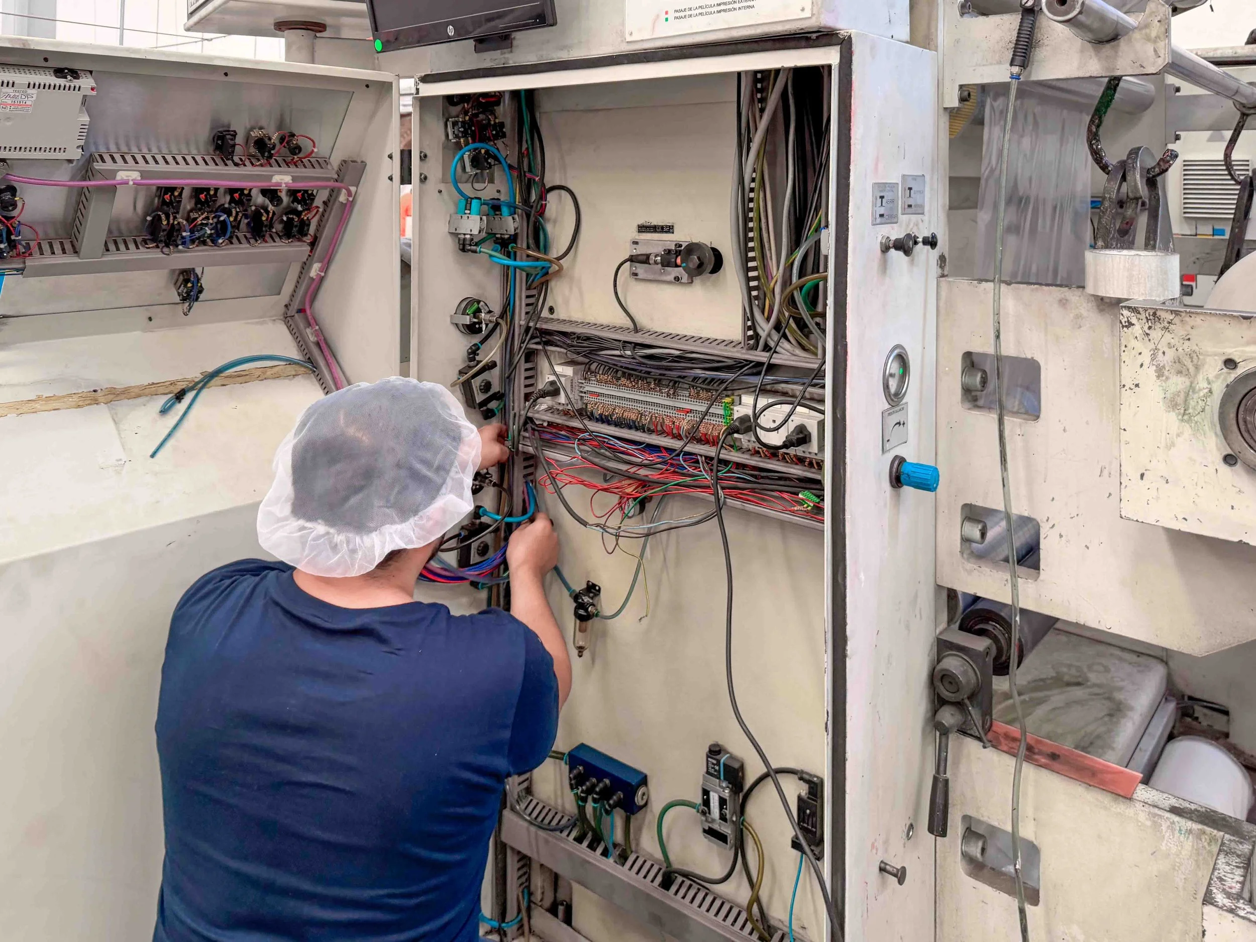 Sustitución de celdas de carga mediante asistencia técnica en campo para impresora Flexo Tech Solution 6