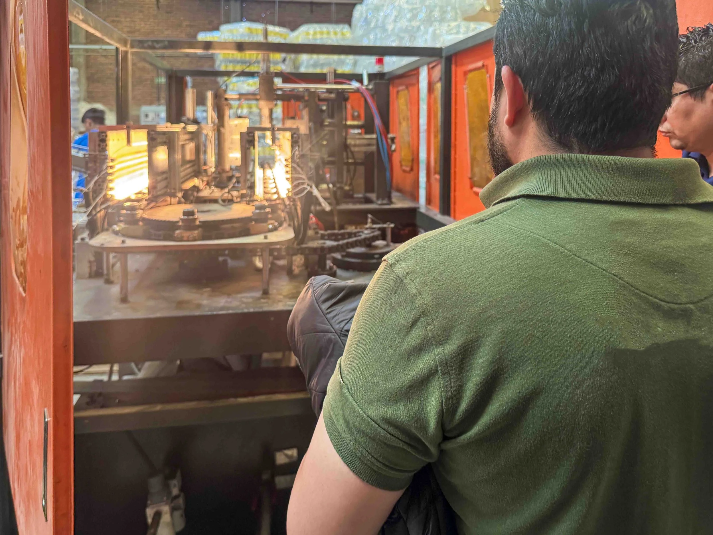 alt="Equipo de ingenieros de Inatech listos para atender una emergencia en mantenimiento industrial."