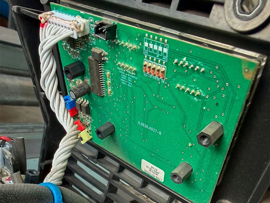 Reparacion de nversor WELD500 Modelo TT200-SP