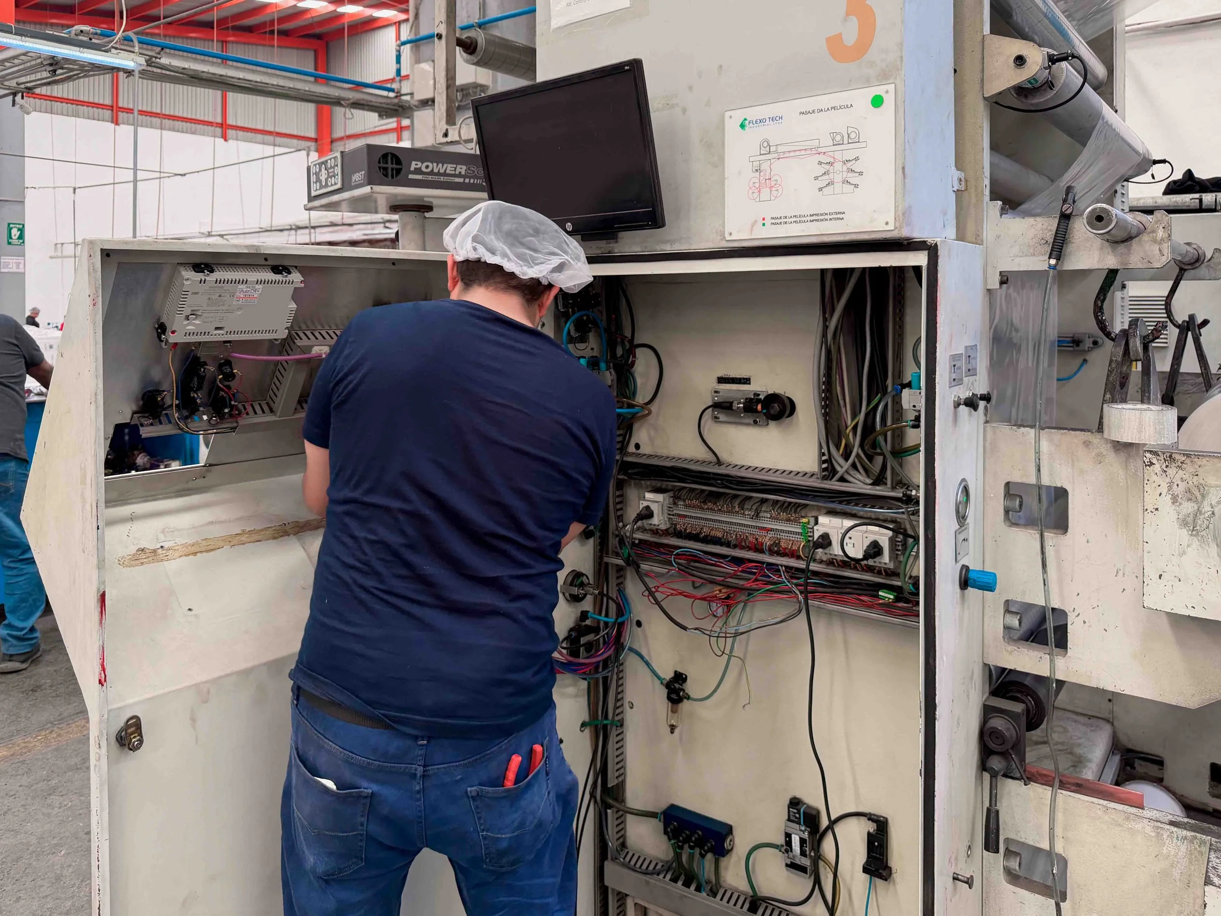 Sustitución de celdas de carga mediante asistencia técnica en campo para impresora Flexo Tech Solution 6