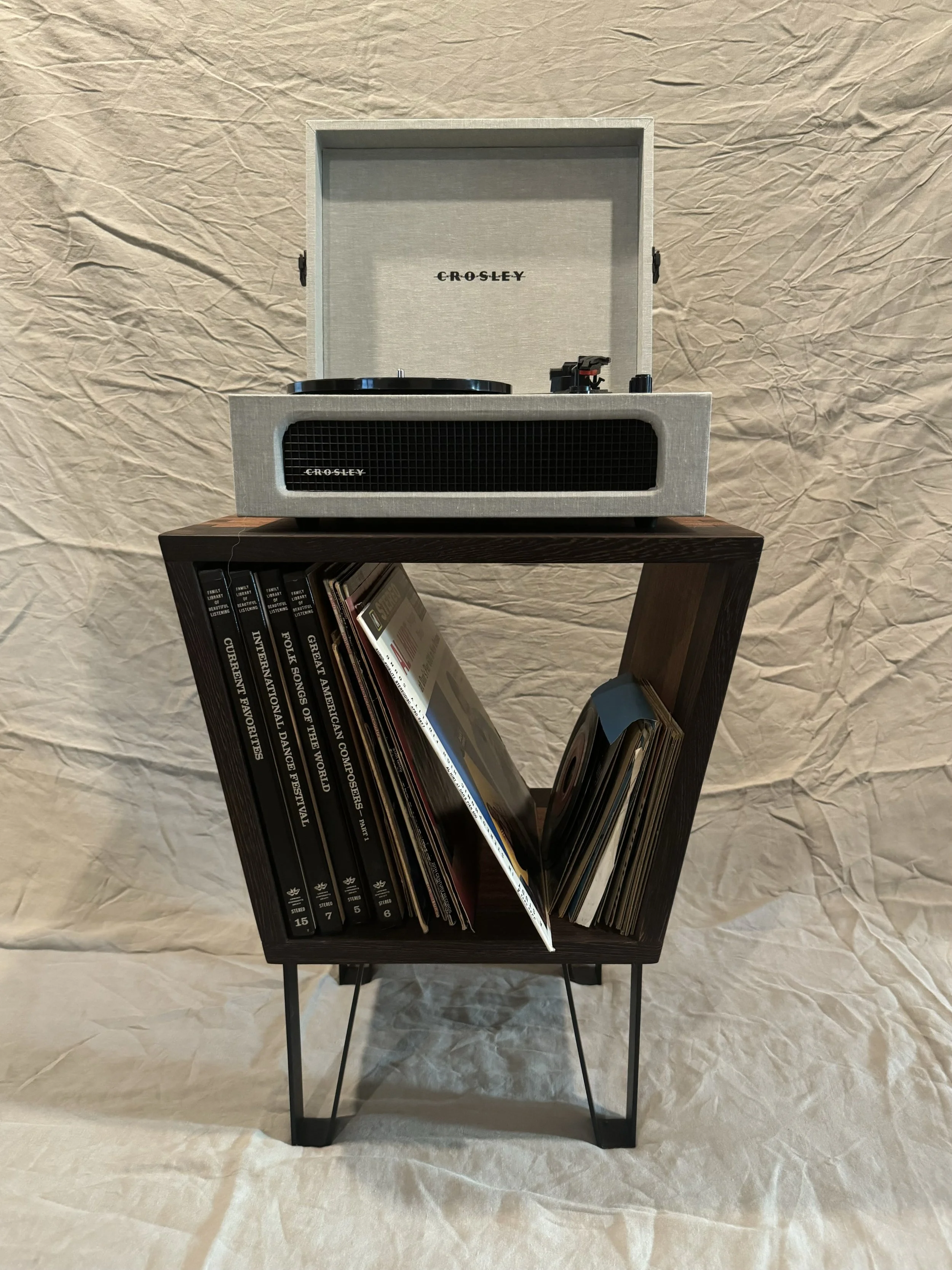Record Turntable Display Endtable
Sapele Wood and Wenge Wood
Metal Legs sourced separately