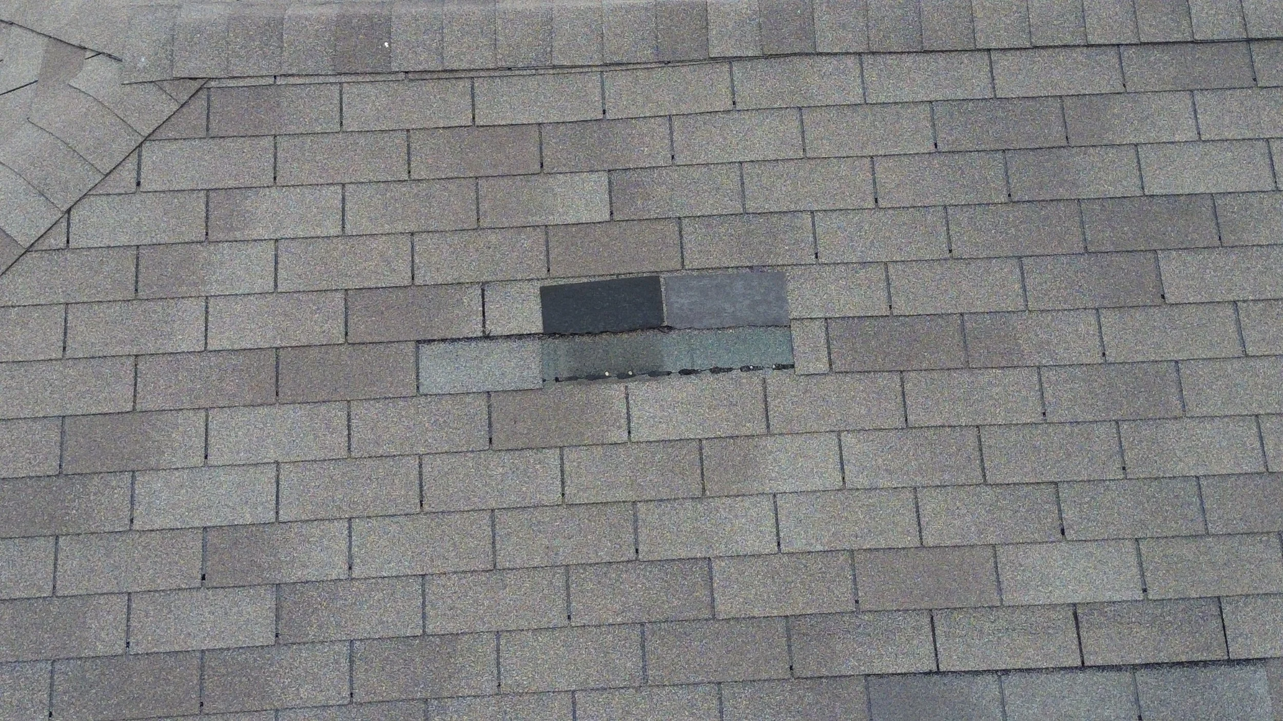 Wind Damage Removing Shingles in Kissimmee: What Homeowners Need to Know