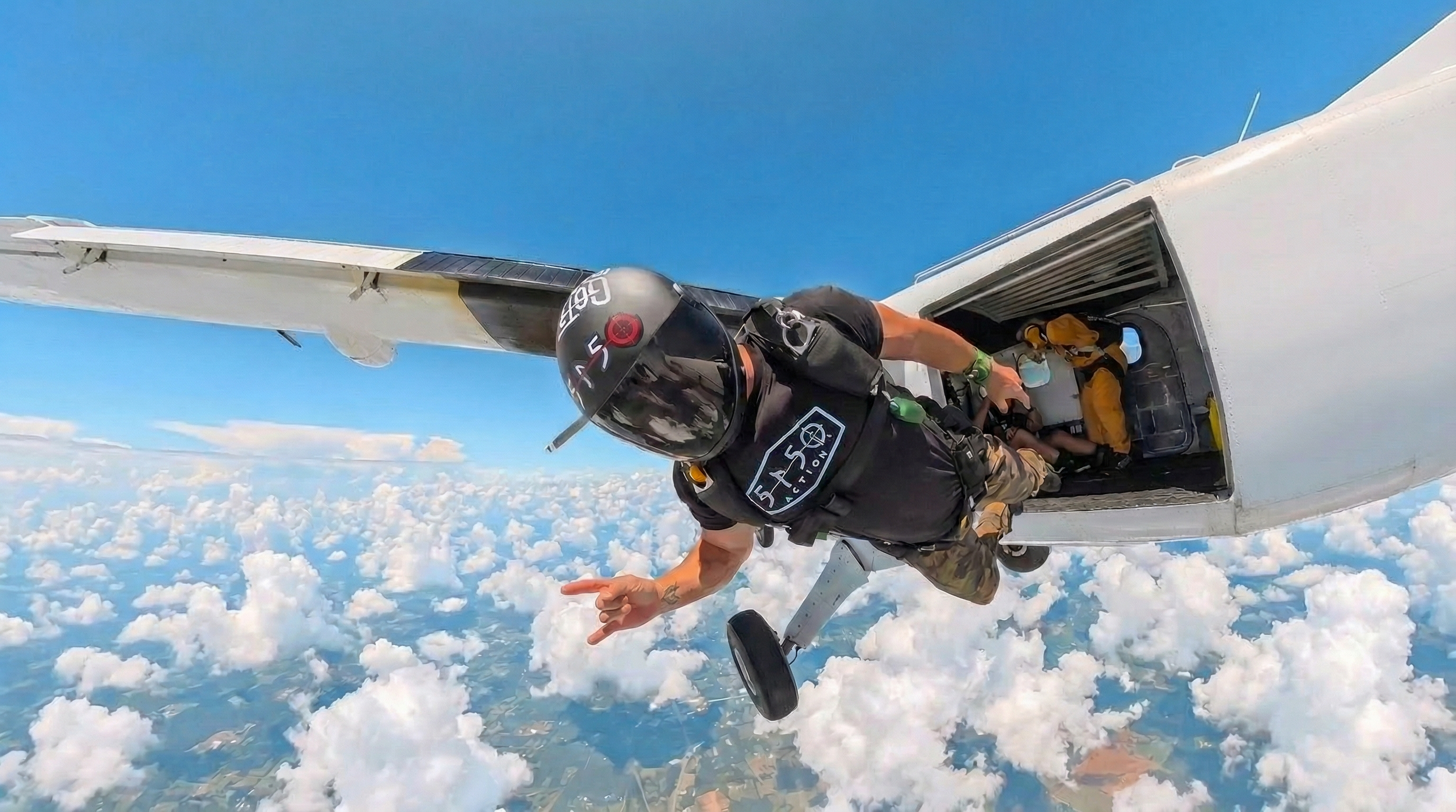  515O Action 
Live the Lifestyle  
