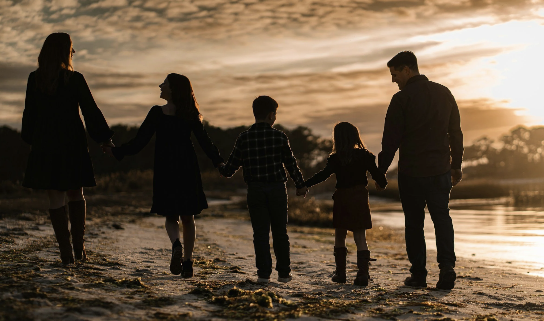 How Childhood Family Roles Still Shape Your Adult Relationships