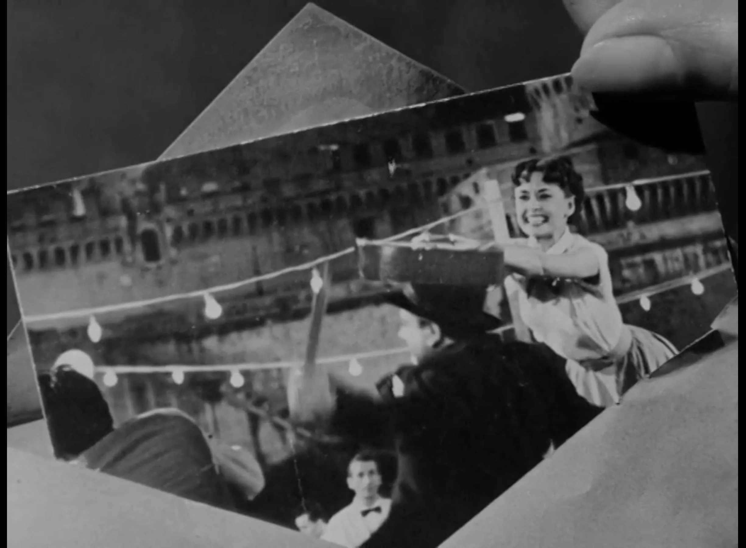 roman-holidays-camera-in-films -4.jpg