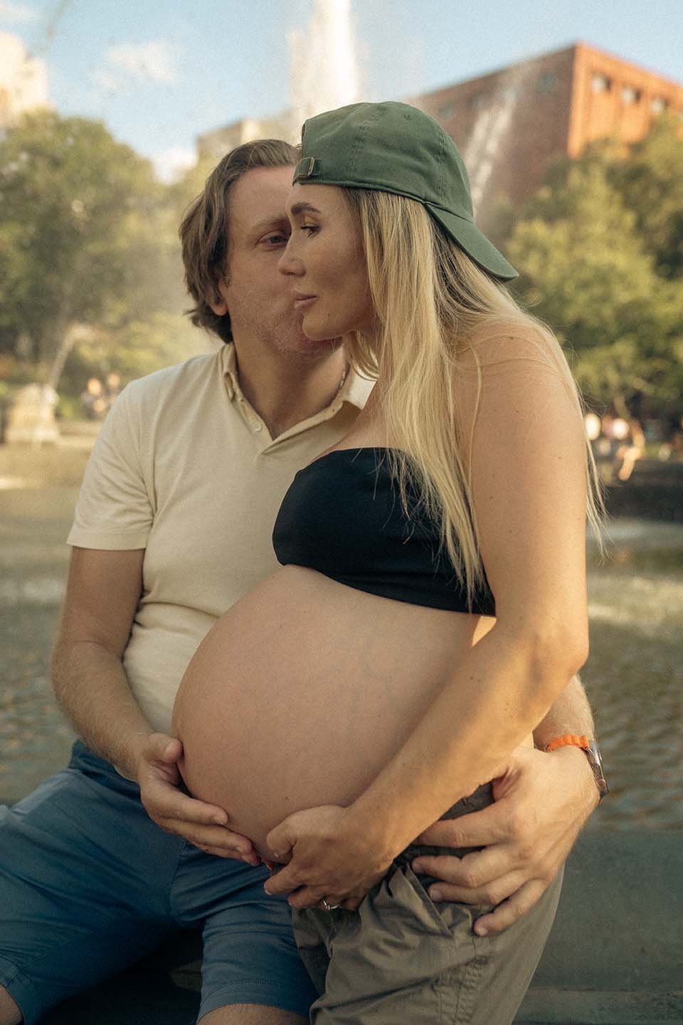 pregnant couple nyc park.jpg