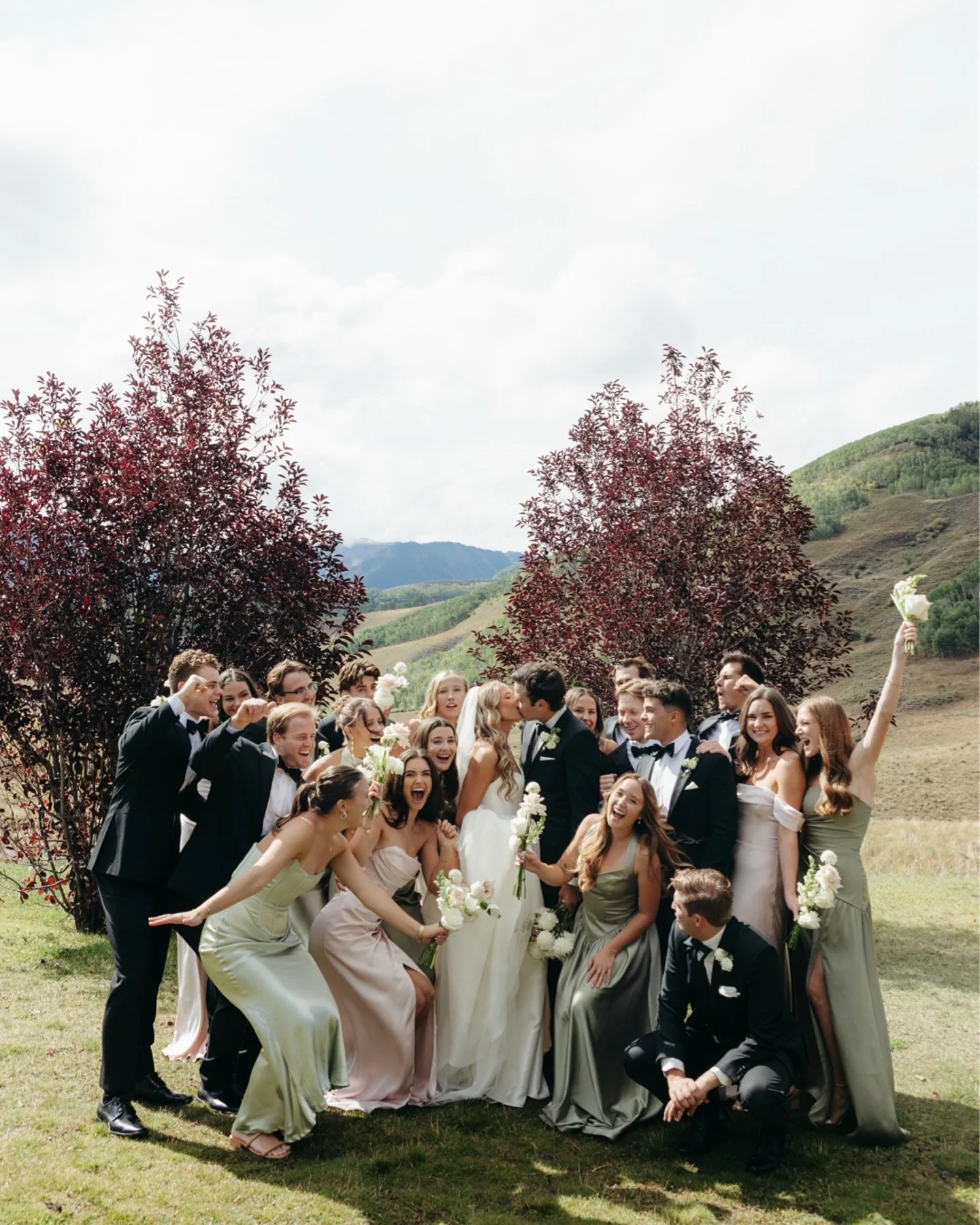 Bridal Party in the Crested Butte Mountains 

Venue: @mountainweddinggarden 
Florals: @havilahbyvictoria 
Planning: @gathered.company 
Photo: @nicholascrandallphoto 
Video: @grumbofilms 
Content creation: @dayofclub 
Makeup: @radiancebyliliana 
DJ: @