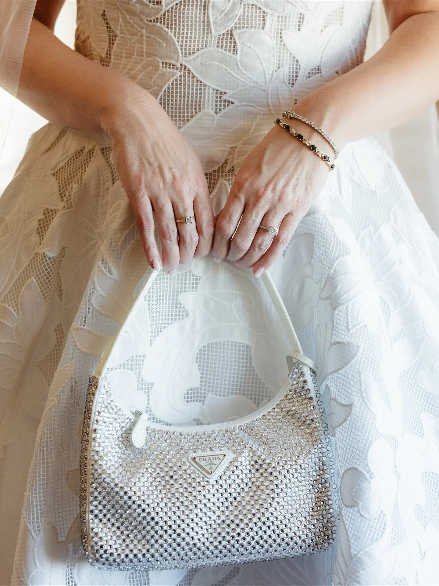 The simple elegance of Taylor and Alex 

Venue: @highlands_ranch_mansion 
Planning: @the_styled_soiree 
Photo: @nicholascrandallphoto 
Assistant photo: @mnicholephoto 
Floral: @projectfloral 
Musician: @redrockstrings 
Catering: @footerscatering 
Des