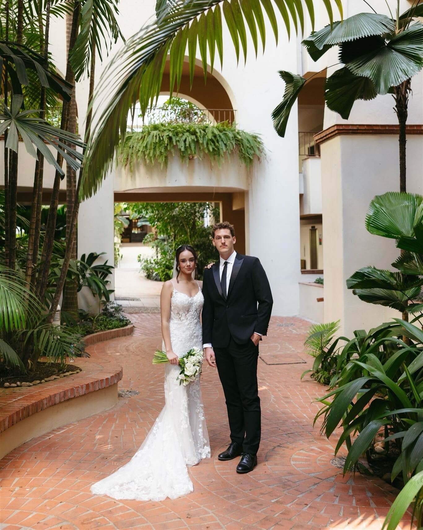 Bennett and Sofia in Puerto Vallarta mix of 35mm film and digital

Photographer: @nicholascrandallphoto 
Assist: @goldenmoments_co 
Dress: @sorellinabridal 
Alterations: @alsasura12 
Band: @michaeltishjewelers 
Engagement ring: @helzbergdiamonds 
Ven