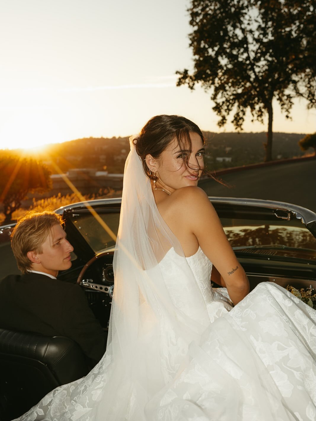 California Cruising 🌴

Ali and Joe got married under the California sun and took a sunset cruise in Ali&rsquo;s dream car. Everything about the evening was picturesque 🌊

Coordination: @saygechapman
Catering: @oldspaghettifactory
Gelato: @ciadigela