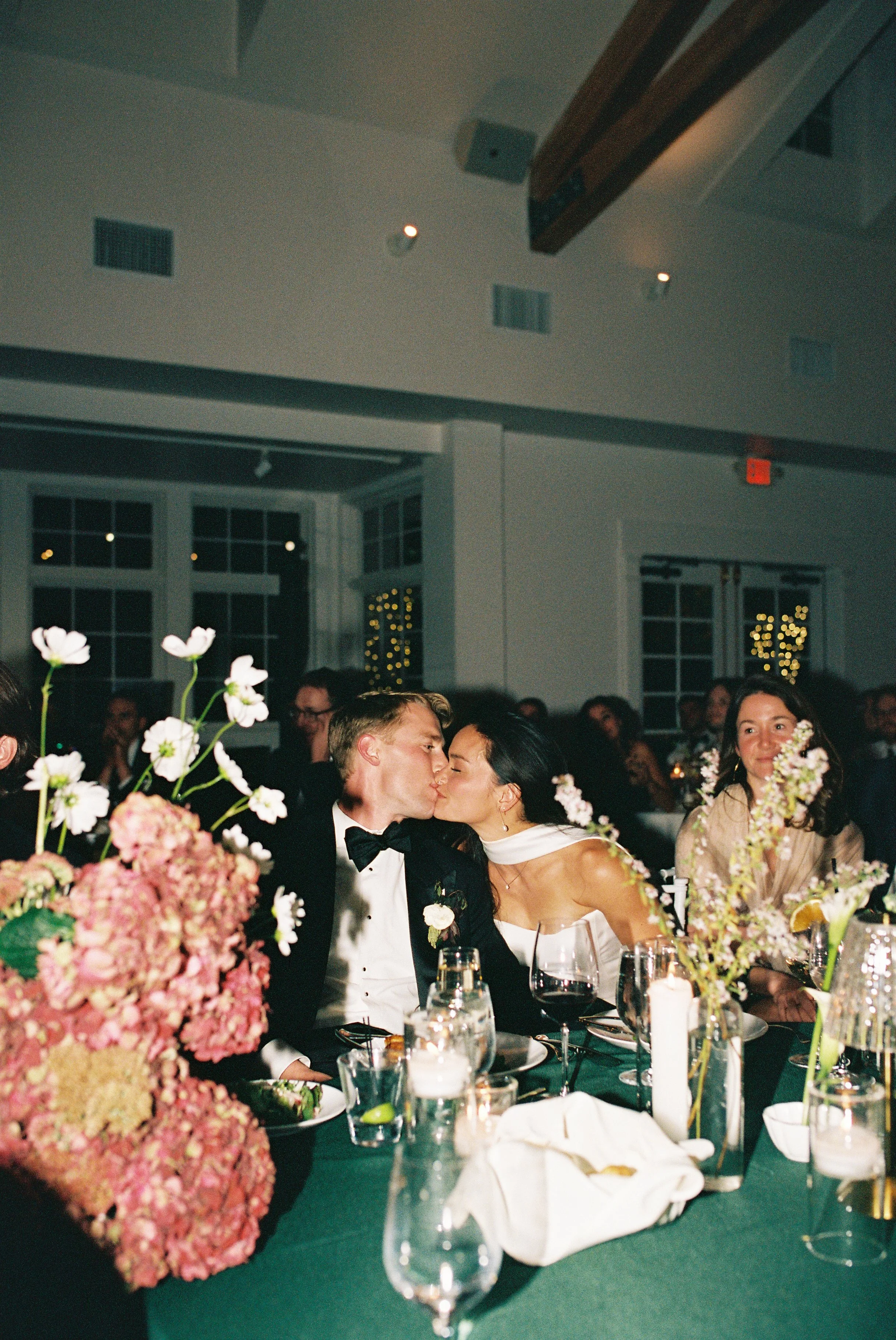 R1-05322-028A.jpg