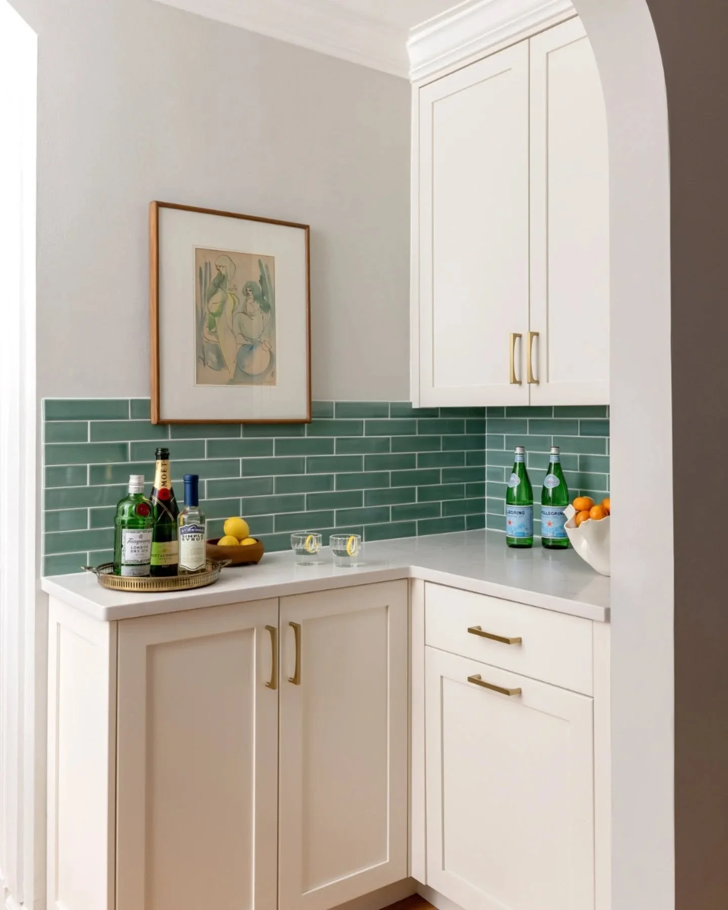 Cue the casseroles, cocktails, and countertop chaos&mdash;it&rsquo;s almost hosting season.

When I design a kitchen, one of the first questions I ask is: Are you the house for Thanksgiving, or do you love hosting gatherings with food and drinks?

De