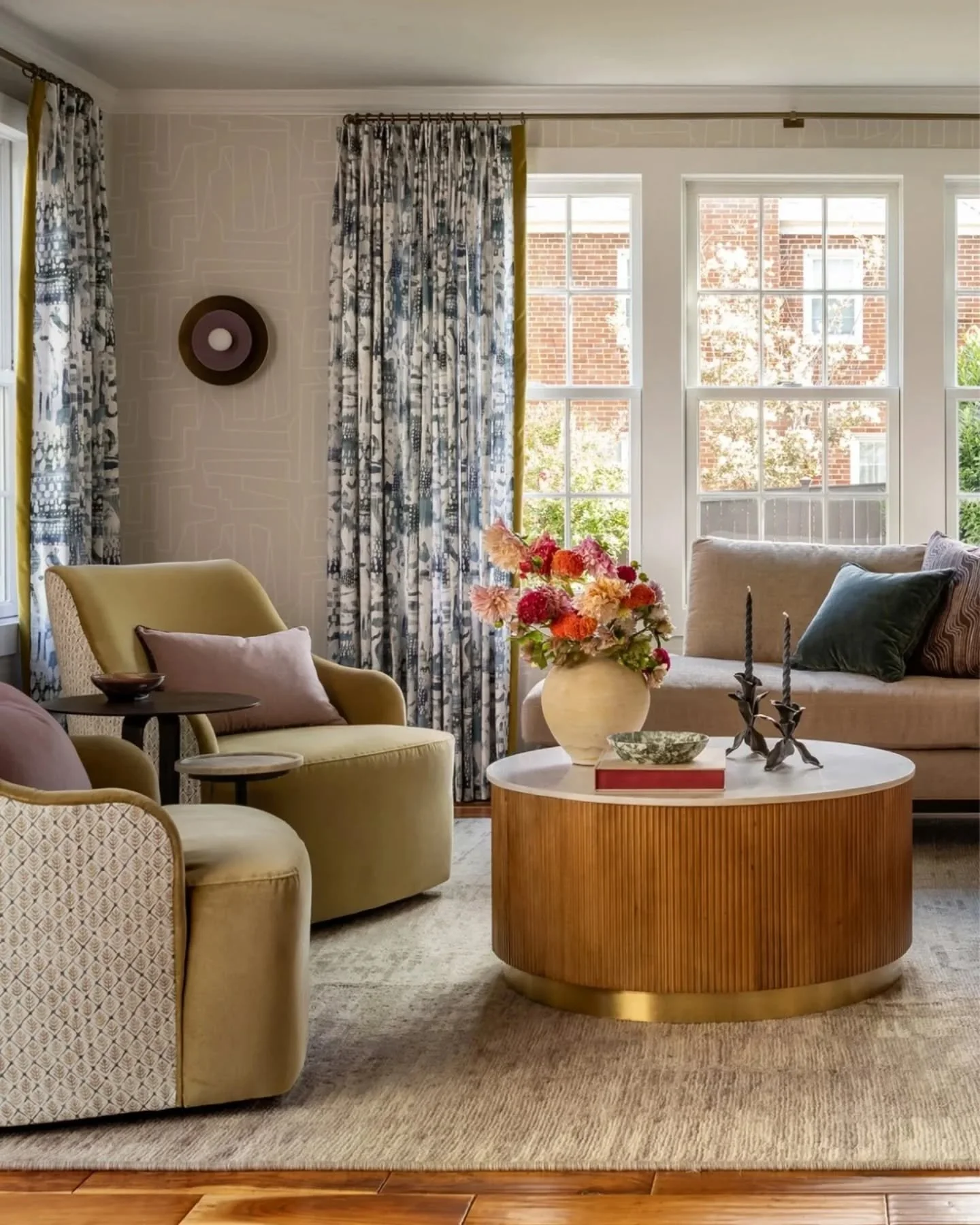 When a home doesn&rsquo;t feel like you, that&rsquo;s where I come in.

I&rsquo;ve been so excited to finally share 6th Street Project in Arlington! My clients had just moved into their new home, but it didn&rsquo;t reflect their fun, funky personali