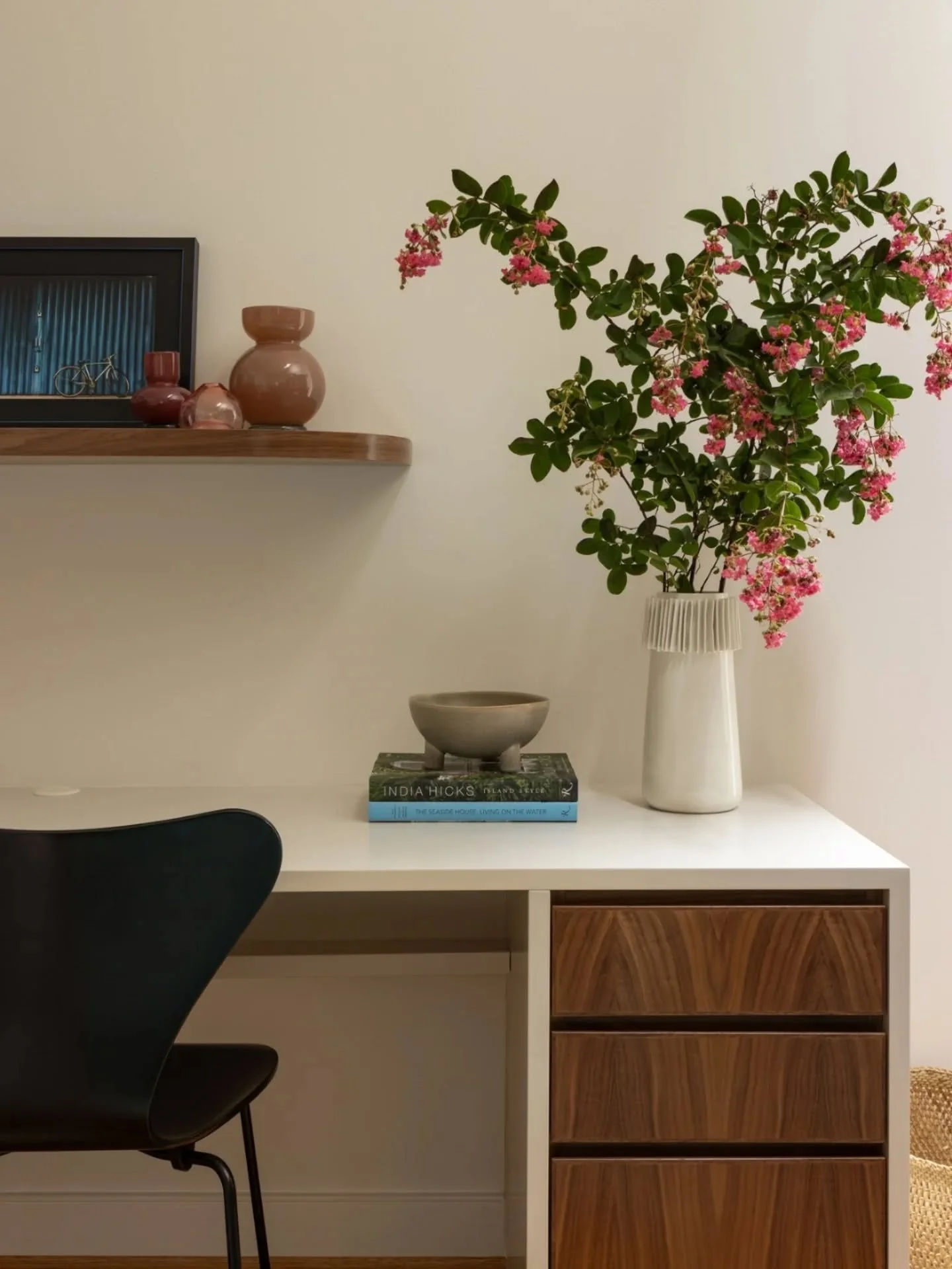 Coming back to the office after a long weekend can be rough, but a bright pop of flowers on a custom built desk helps ease the transition. Sometimes it&rsquo;s the simplest refresh that makes the day feel a little lighter. Hope you had a great long w
