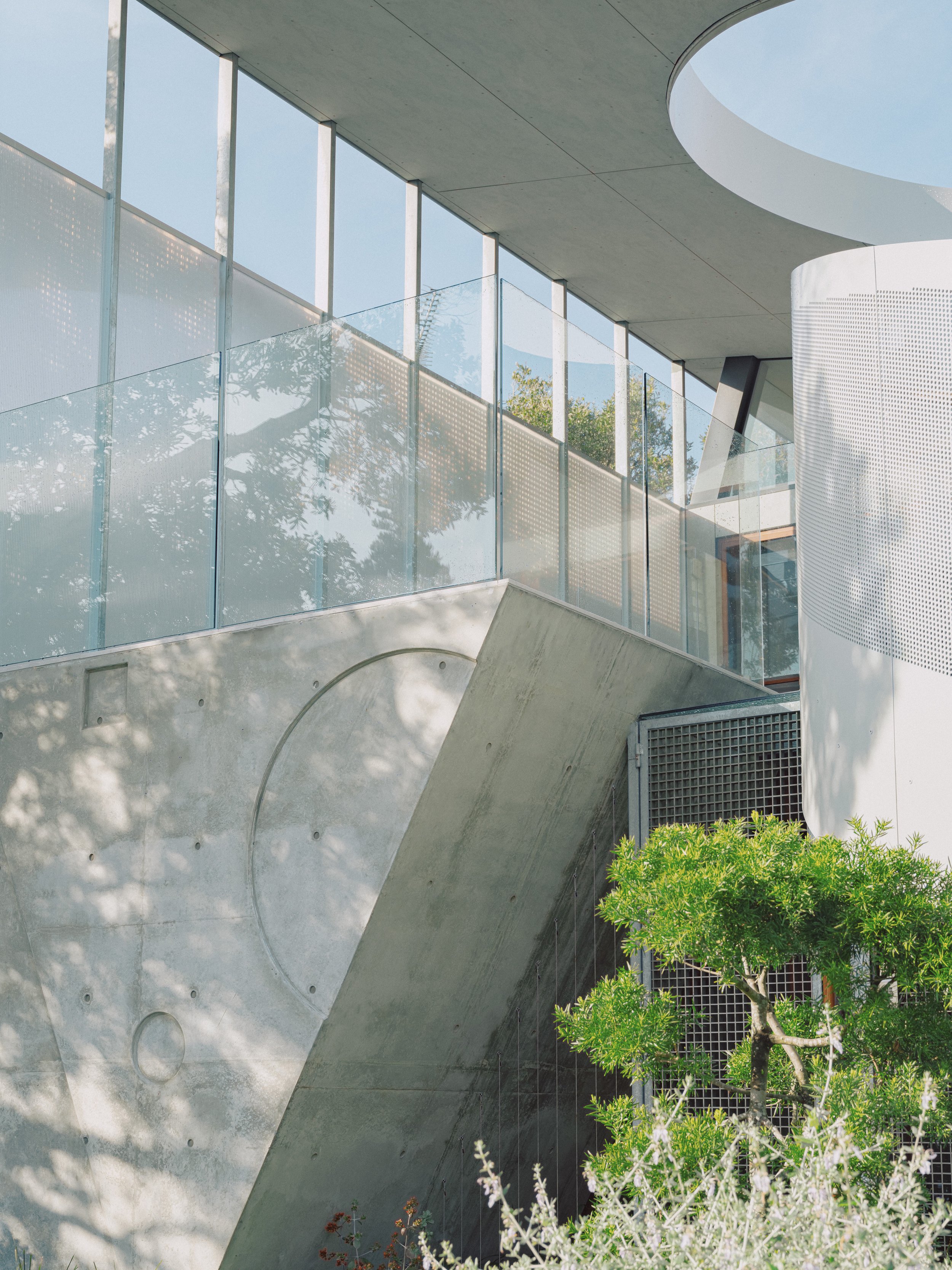 C+C_DOVE HOUSE_2_1_FRONT GARDEN_RD.jpg