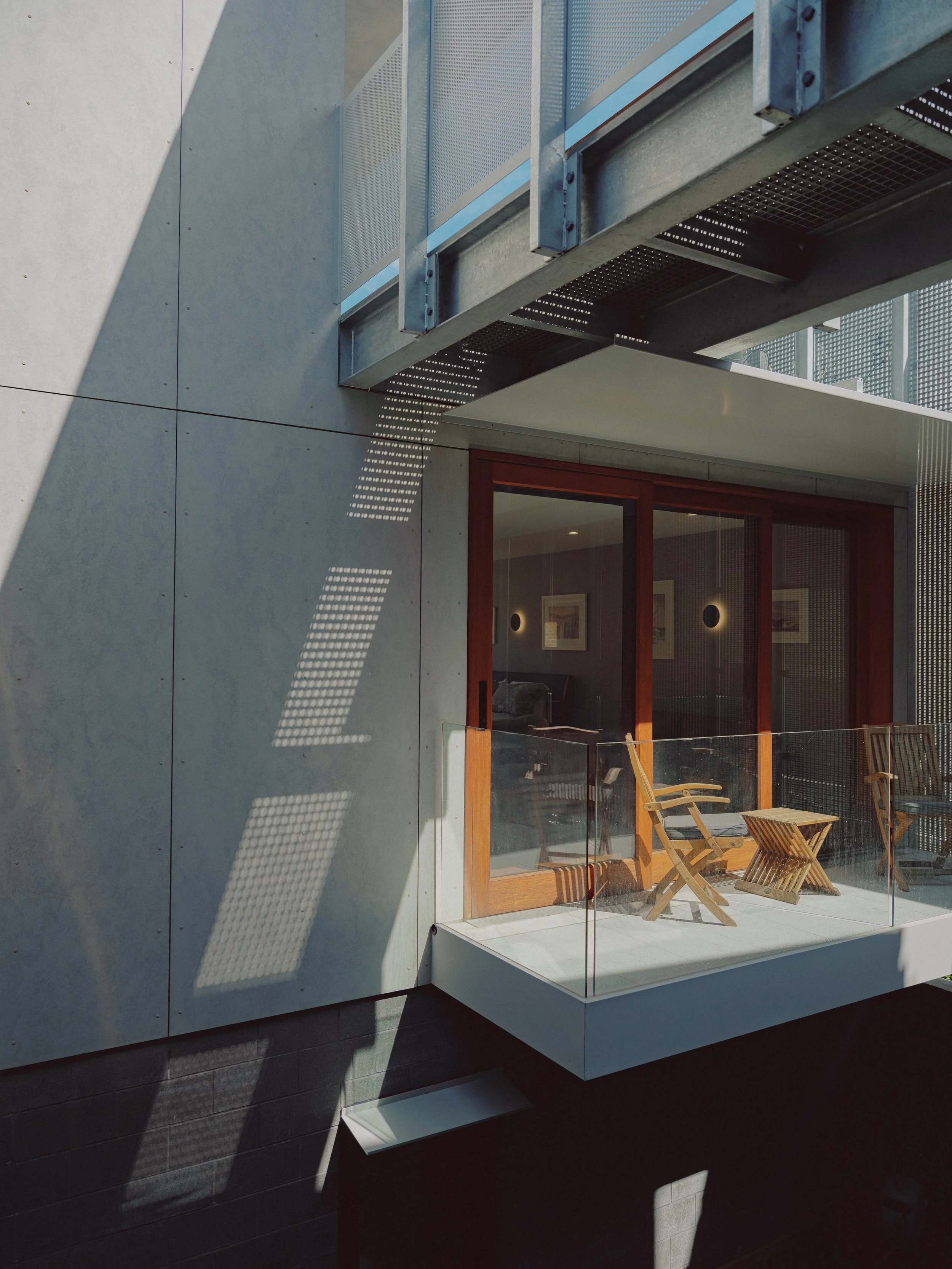 C+C_DOVE HOUSE_6_4_COURTYARD BALCONY_RD.jpg