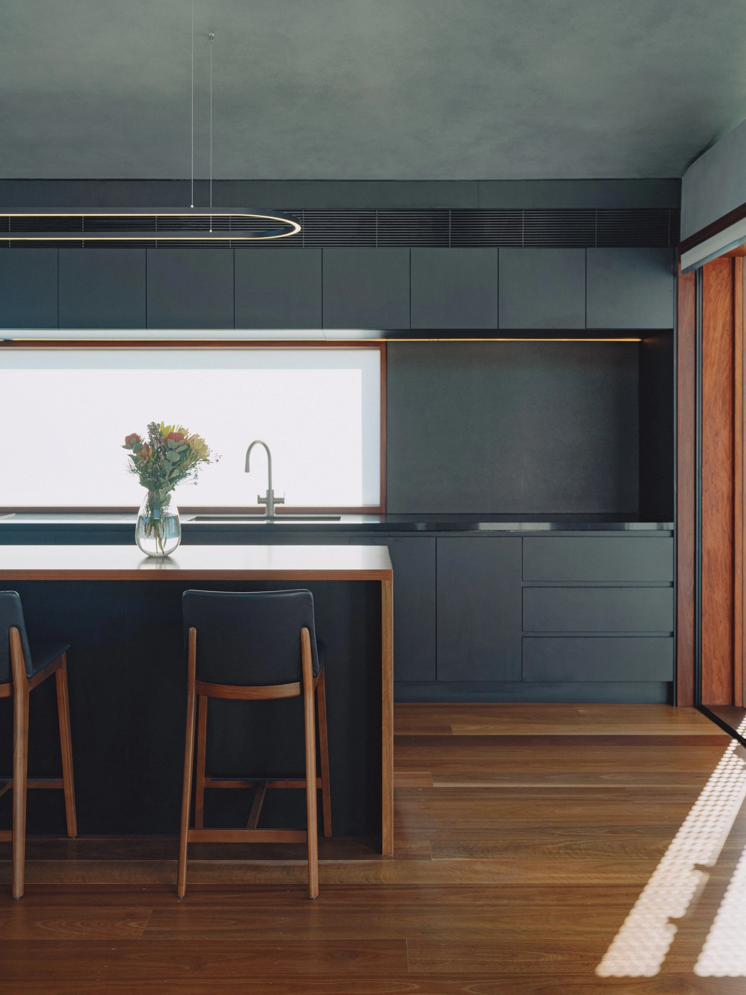 C+C_DOVE HOUSE_4_3_LIVING KITCHEN CROP_RD.jpg