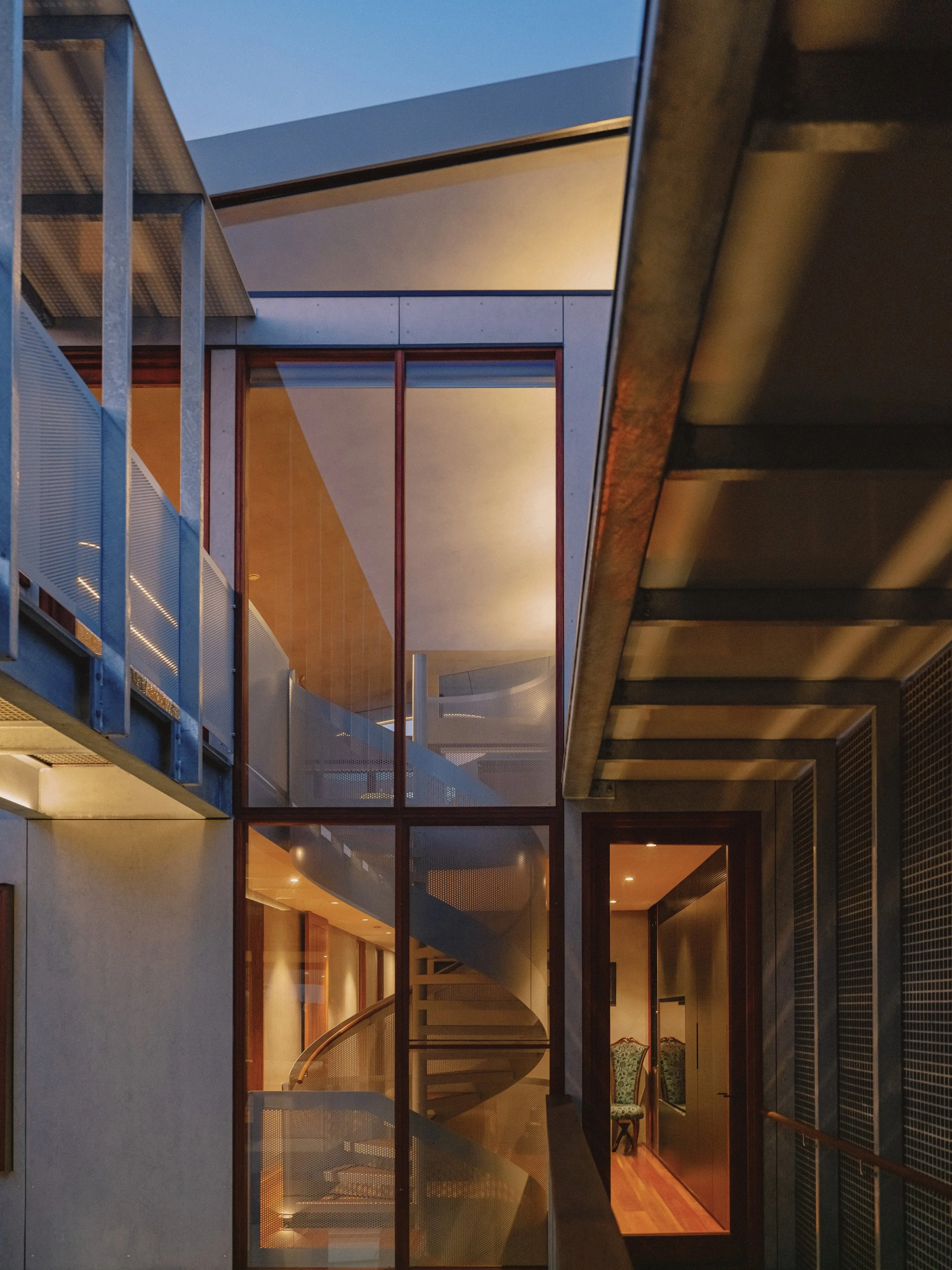 C+C_DOVE HOUSE_6_27_AFTERNOON COURTYARD ELEVATION CROP_RD.jpg