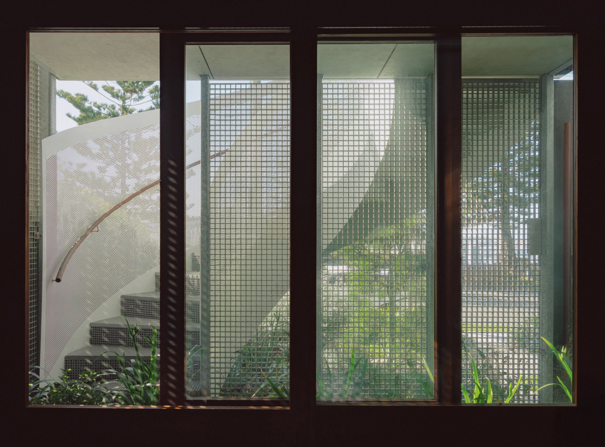 C+C_DOVE HOUSE_8_4_BEDROOM VIEW OF STAIRWELL_RD.jpg
