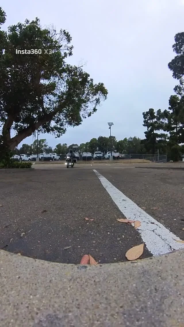 Anyone can twist the throttle in a straight line… but what happens when you’ve got two tight parking spaces, curbs on every side, and no room for error? 👀
This is where training makes the difference. Our instructor shows how slow speed