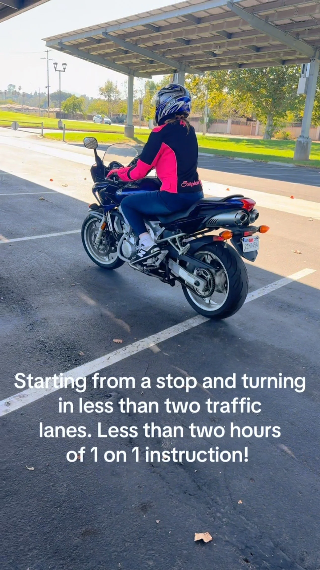 Most riders think tight turns from a stop are out of reach. 🚦
The truth? With the right techniques and coaching, it can click faster than you think.
This rider came into a 1-on-1 lesson struggling with low-speed balance and clutch control. Less tha
