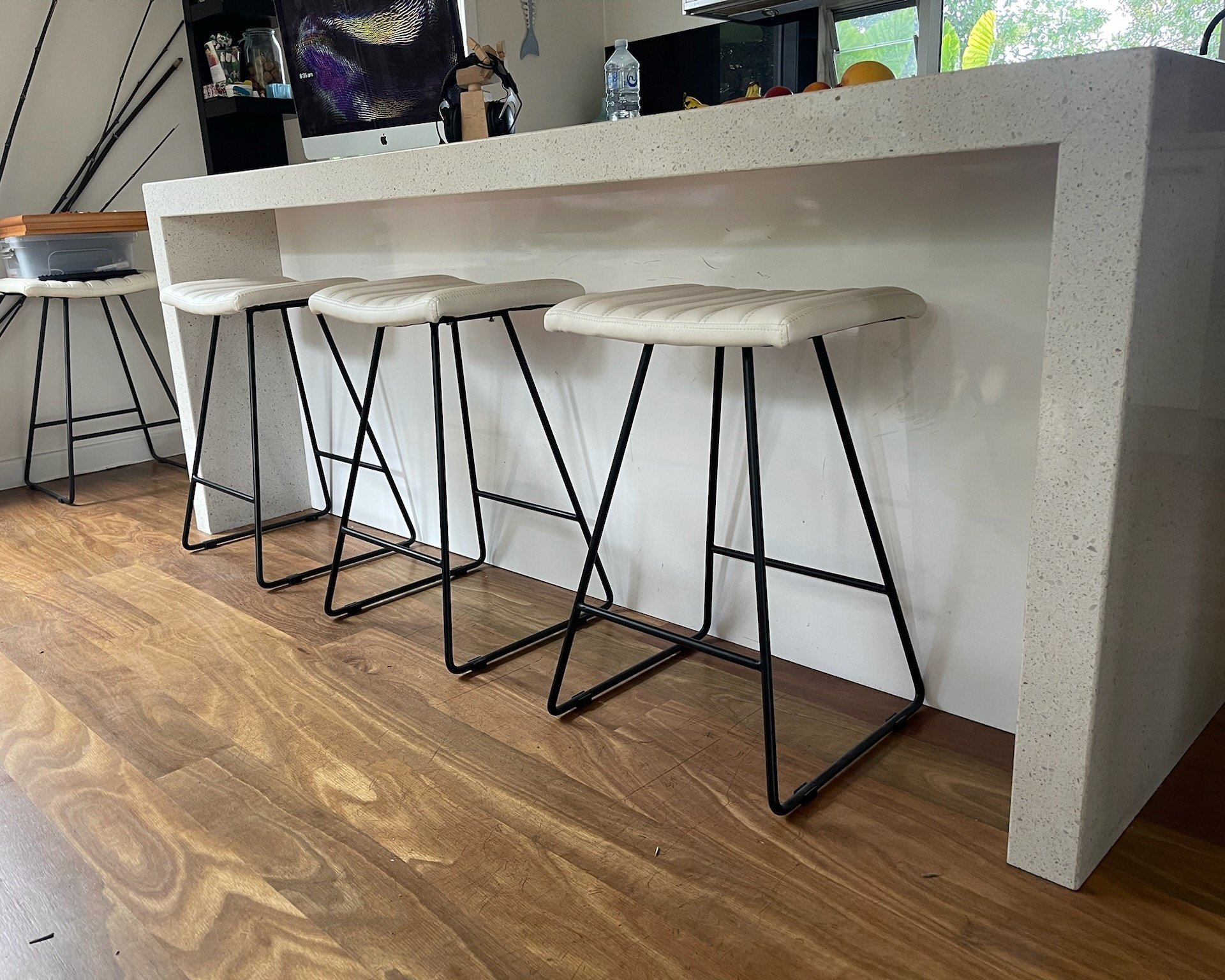 Non+Illuminated+Kitchen+bench.jpg