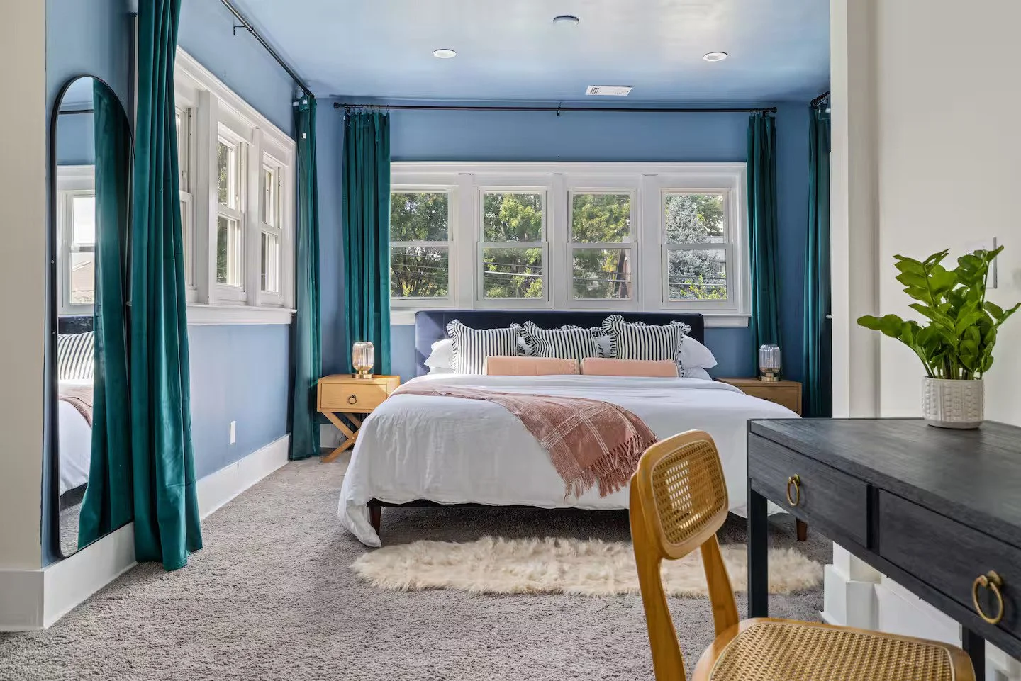 vintage-motown-bedroom-blue-walls-modern-design.jpg