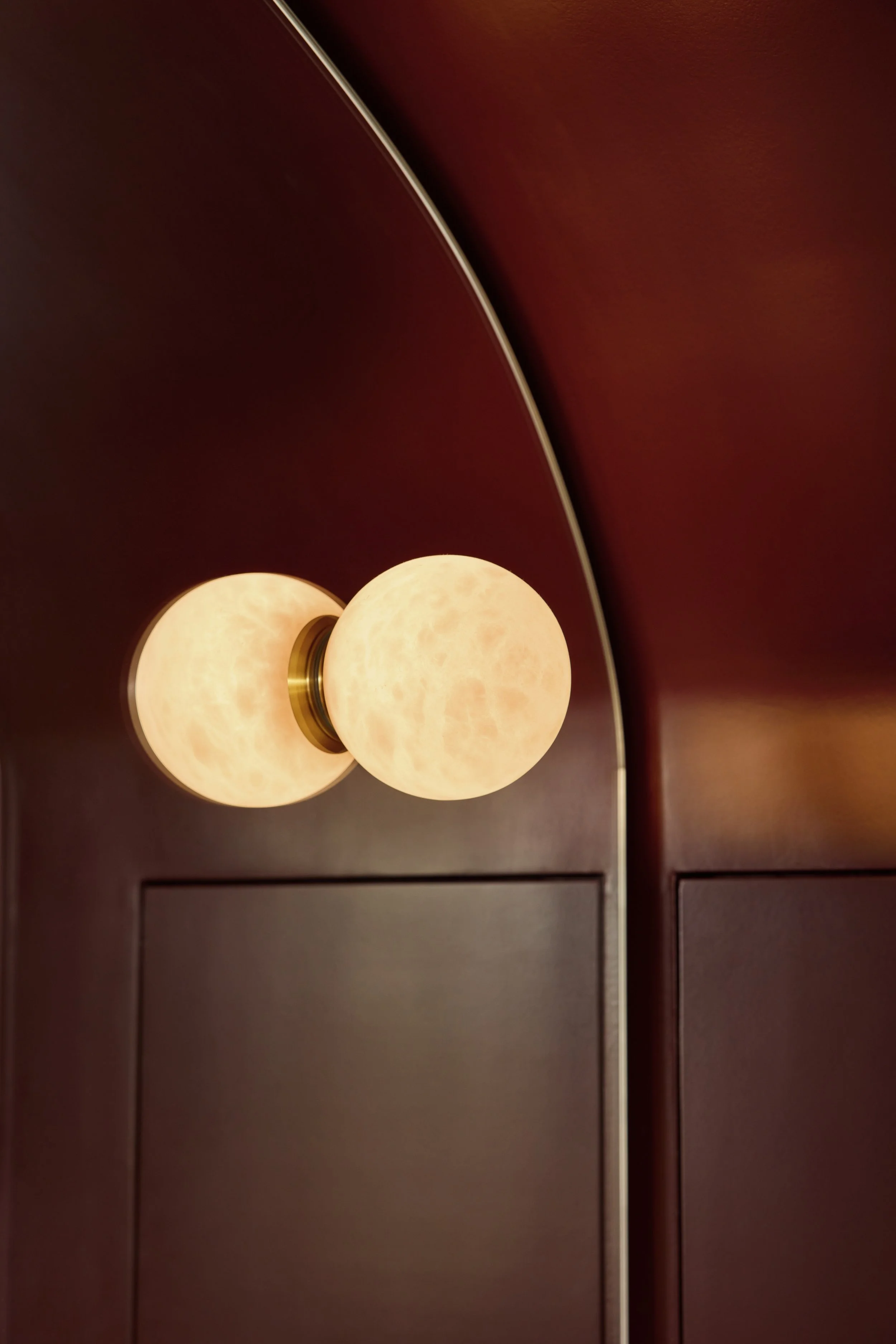 260523_Sill_Design_Keyes_Bathroom_Sconce_Detail_main_064_lighton.jpg