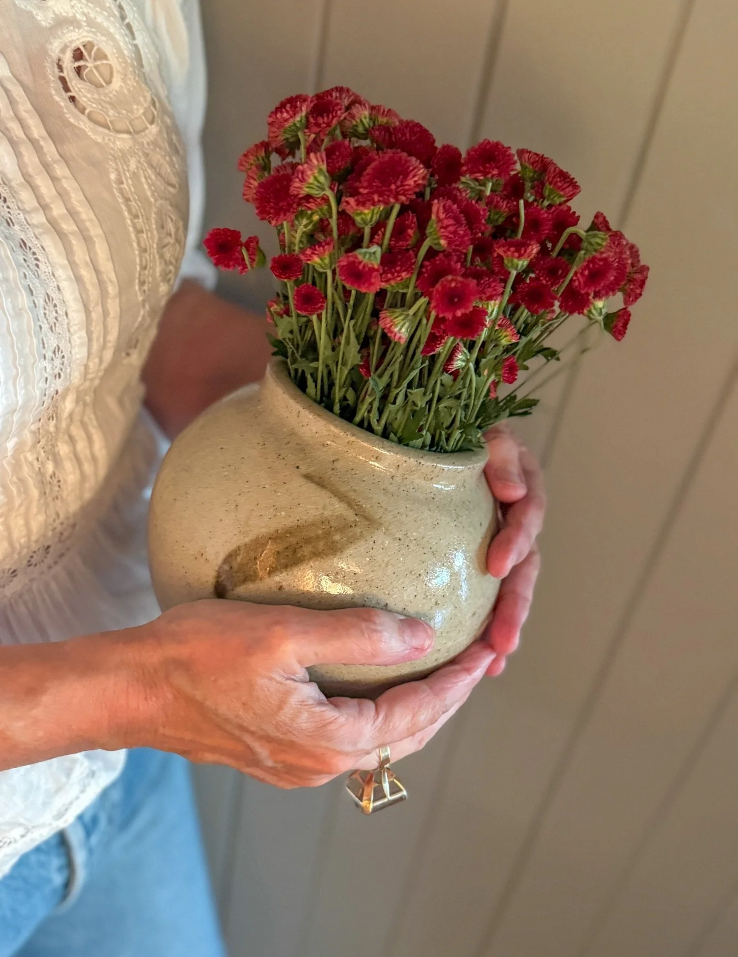 Our TMF pottery pieces mix in perfectly with pretty antique plates and French finds for a cozy cottage corner 🤍

We have some gorgeous vintage pottery vases and vessels on our website or visit us this weekend @lagrangesupplyanddesign Antique Finders