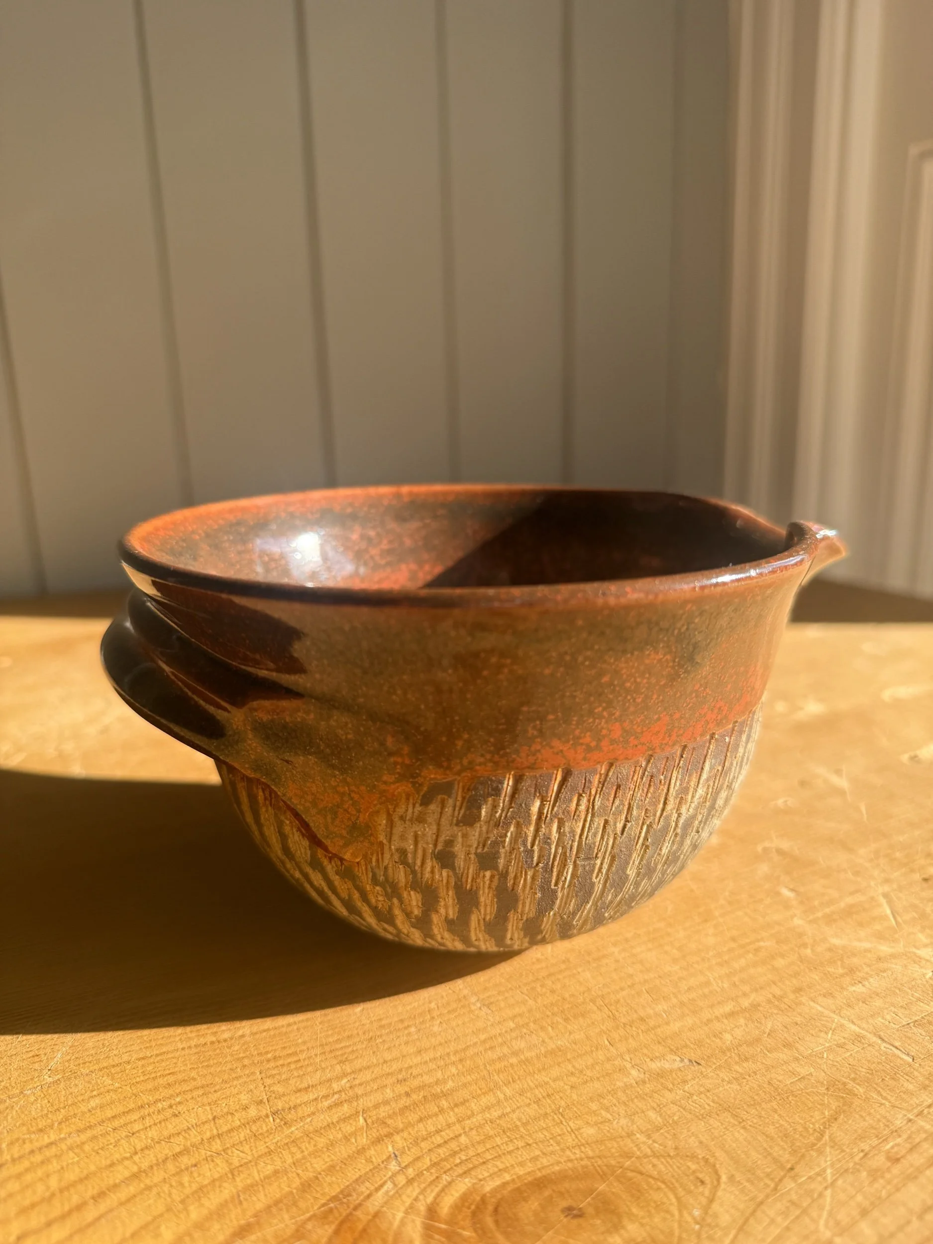 Textured Pouring Bowl
