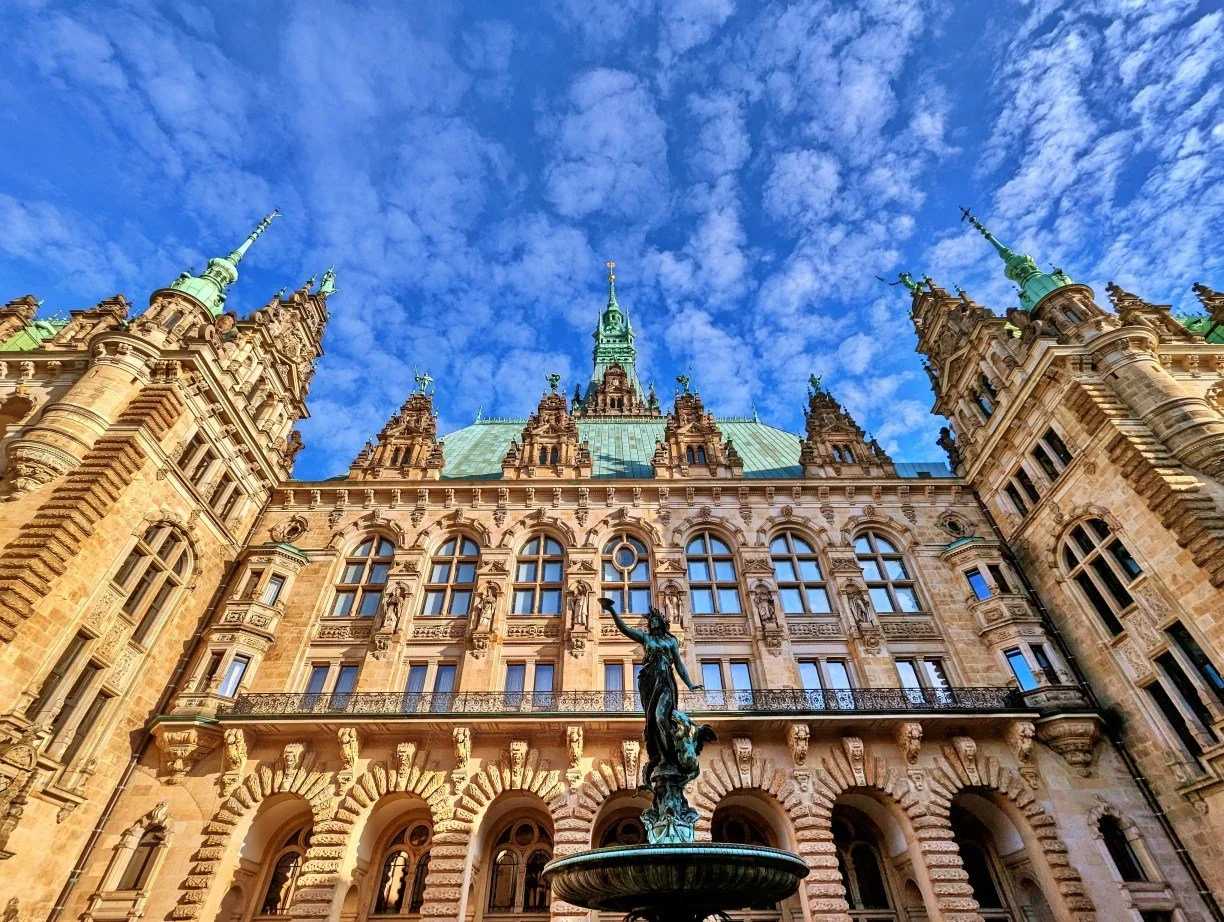 DER HYGIA-BRUNNEN IM HAMBURGER RATHAUS UND DIE CHOLERA 1892 IN DEN GÄNGEVIERTELN