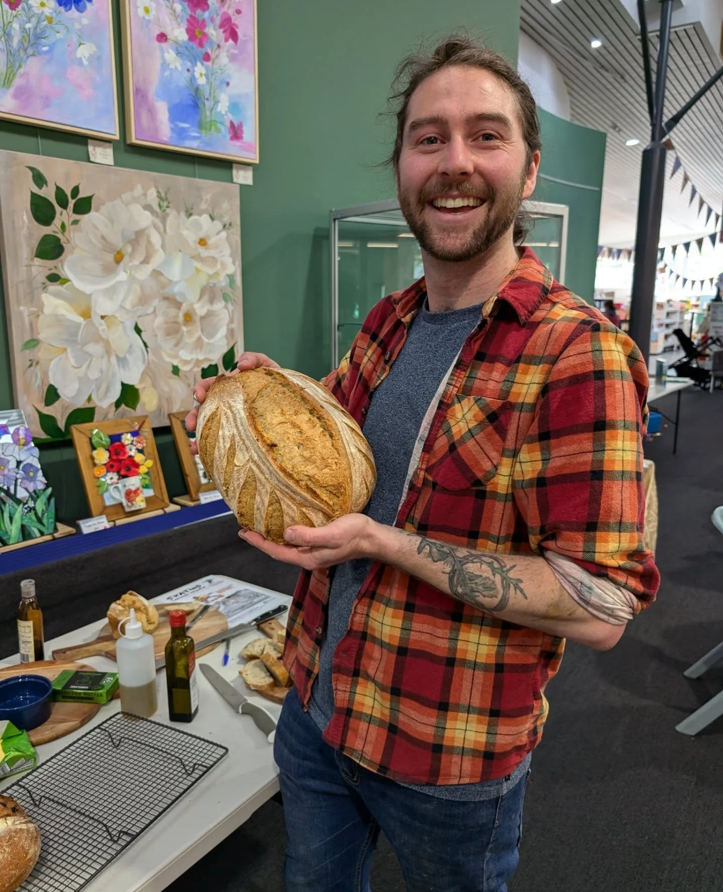 Been a huge September with back-to-back workshops on sourdough bread baking, cheesemaking, Kombucha/fermented sodas and permaculture garden design workshop

Following that up with a @permaculturesouthaustralia AGM / sourdough pizza cookathon at the B