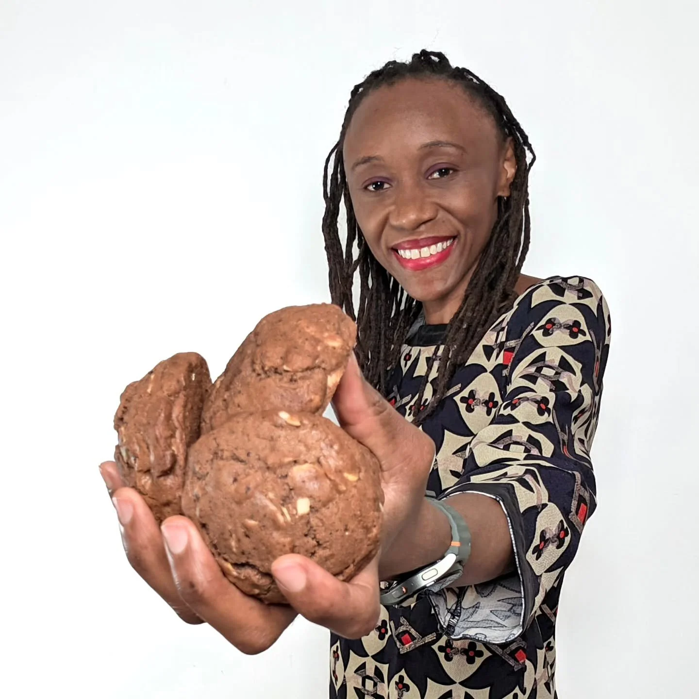 𝗖 𝗶𝘀 𝗳𝗼𝗿 𝗖𝗵𝗼𝗰𝗼𝗹𝗮𝘁𝗲 𝗖𝗼𝗼𝗸𝗶𝗲𝘀! 🍫🍪

Growing up, my mom always baked bitter chocolate cookies, never the sweet kind.
The rich aroma filling our kitchen is a memory I still carry with me.

As a kid, I had them with warm milk. Now th