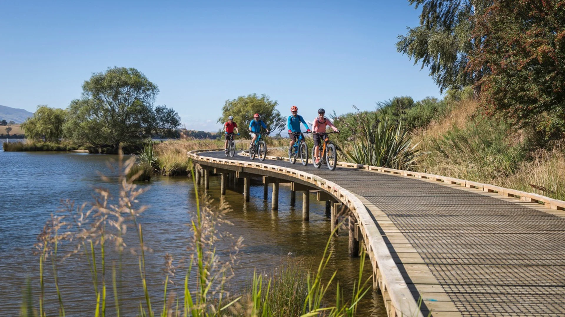 Recreation Construction Waihola Boardwalk.jpg