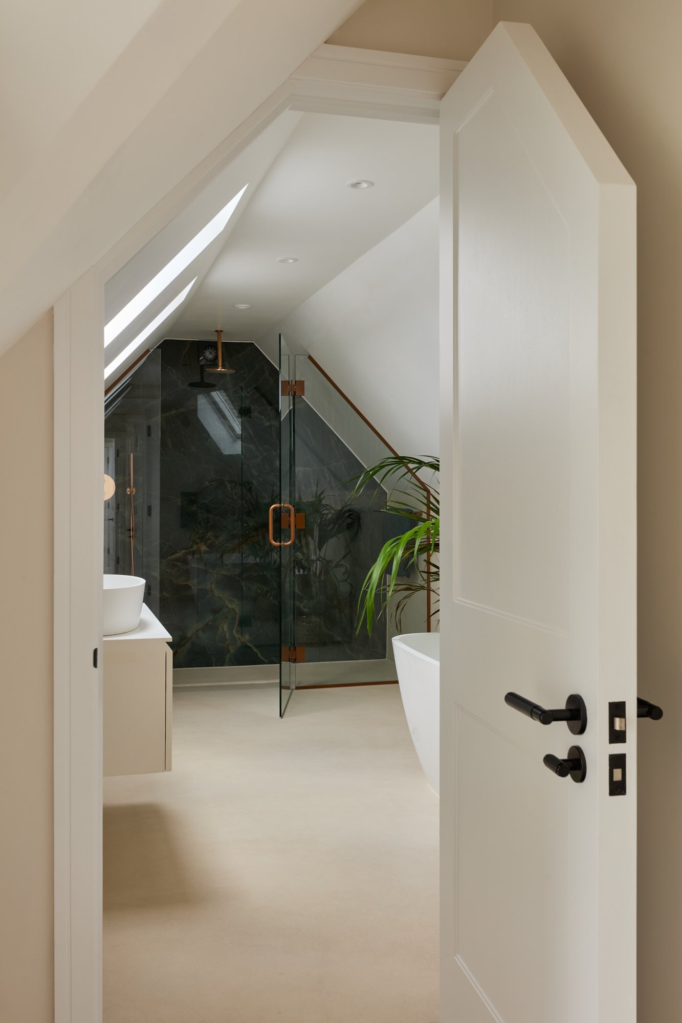 attic-bathroom-ideas.jpg
