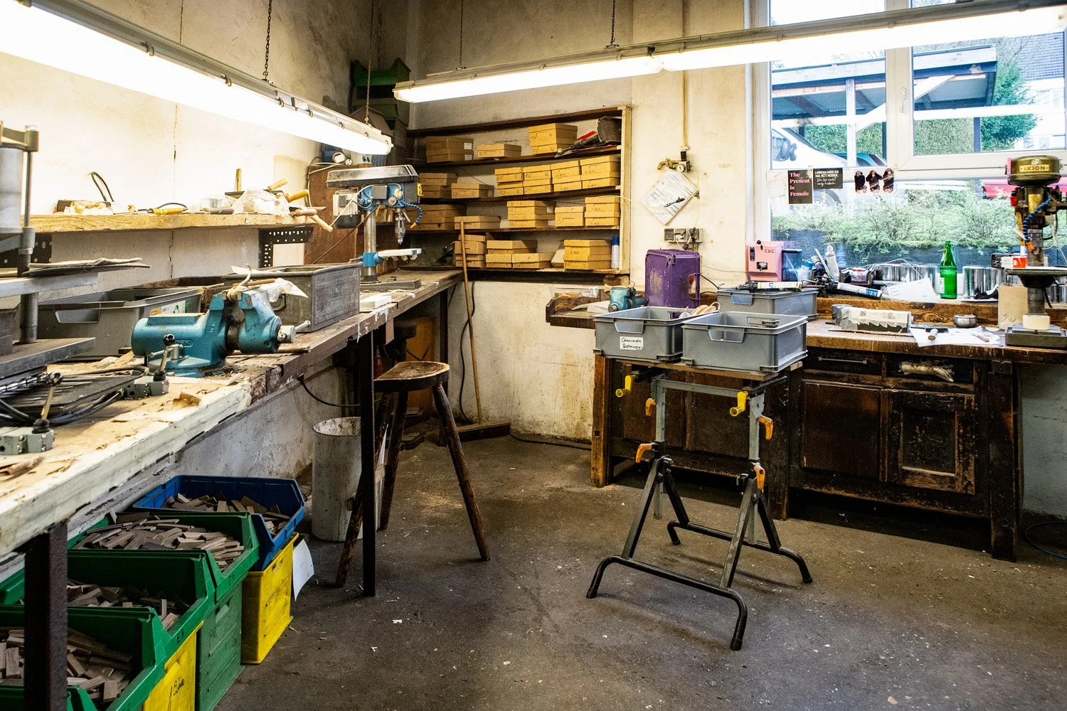 Werkbänke links .jpg