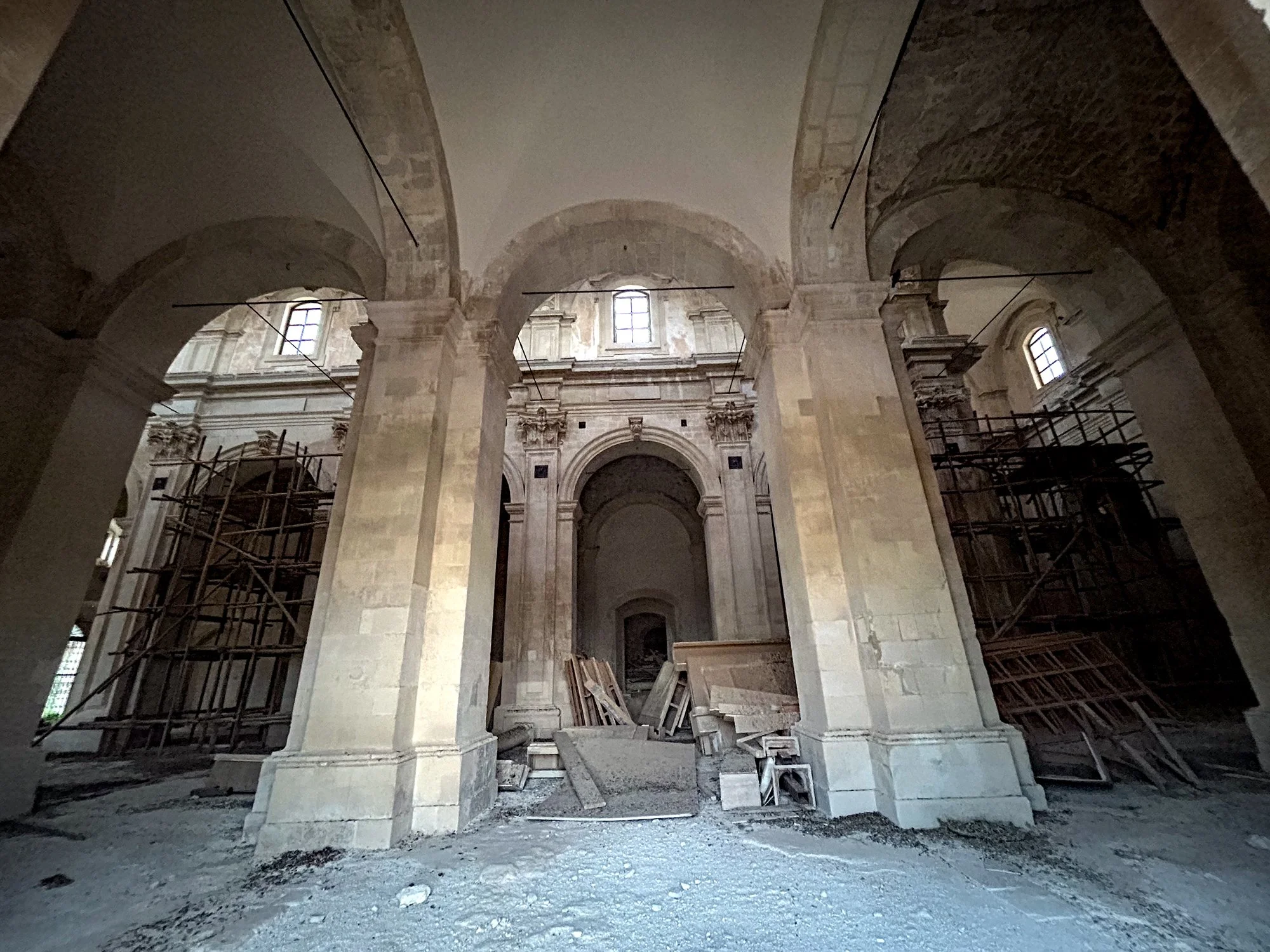 S Chiesa Monte innen.jpg