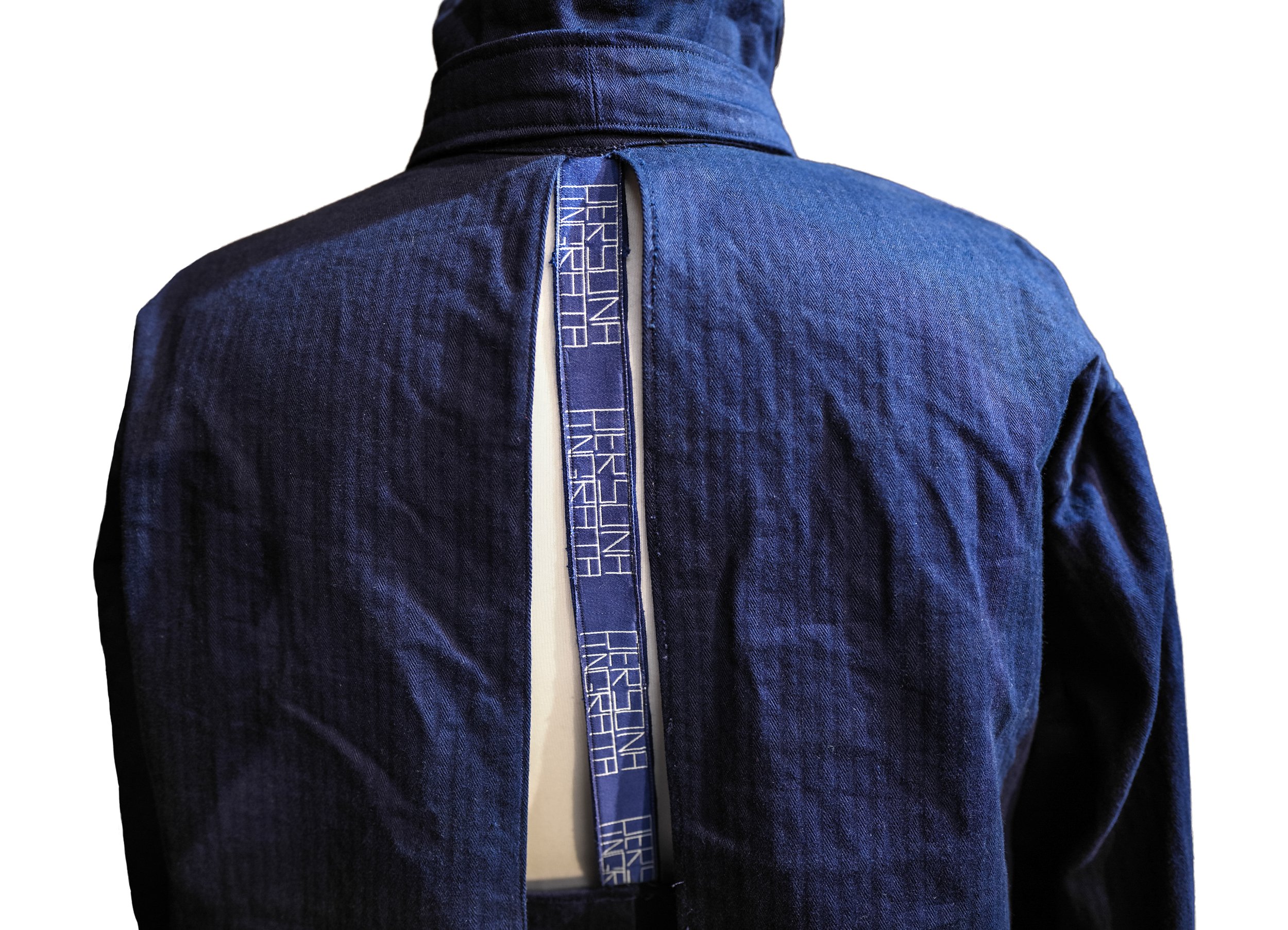 Persona Ingrata Rücken.jpg