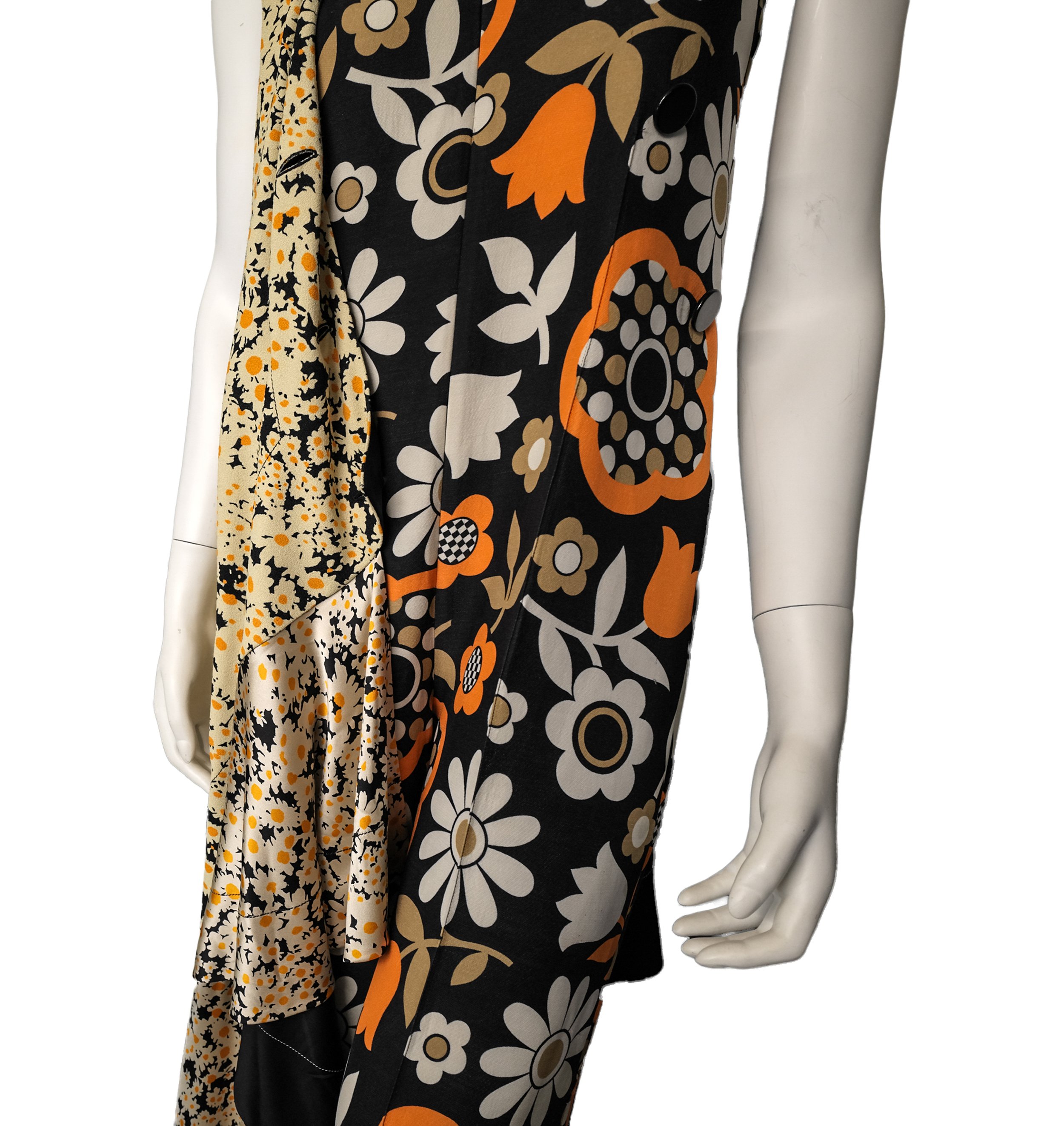 Blumenkleid Ausschnitt braun.jpg