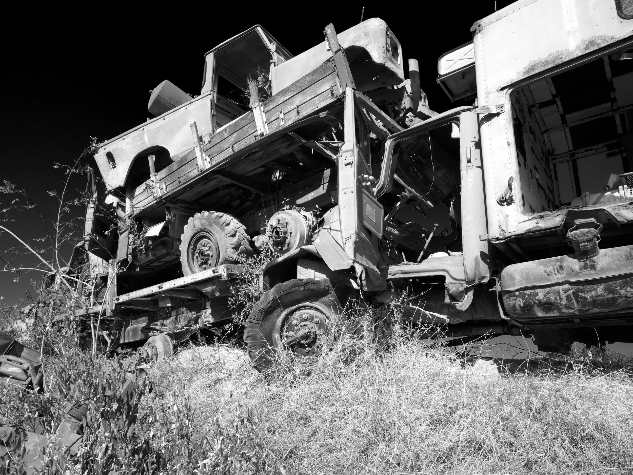 Landrover staple  sw.jpg