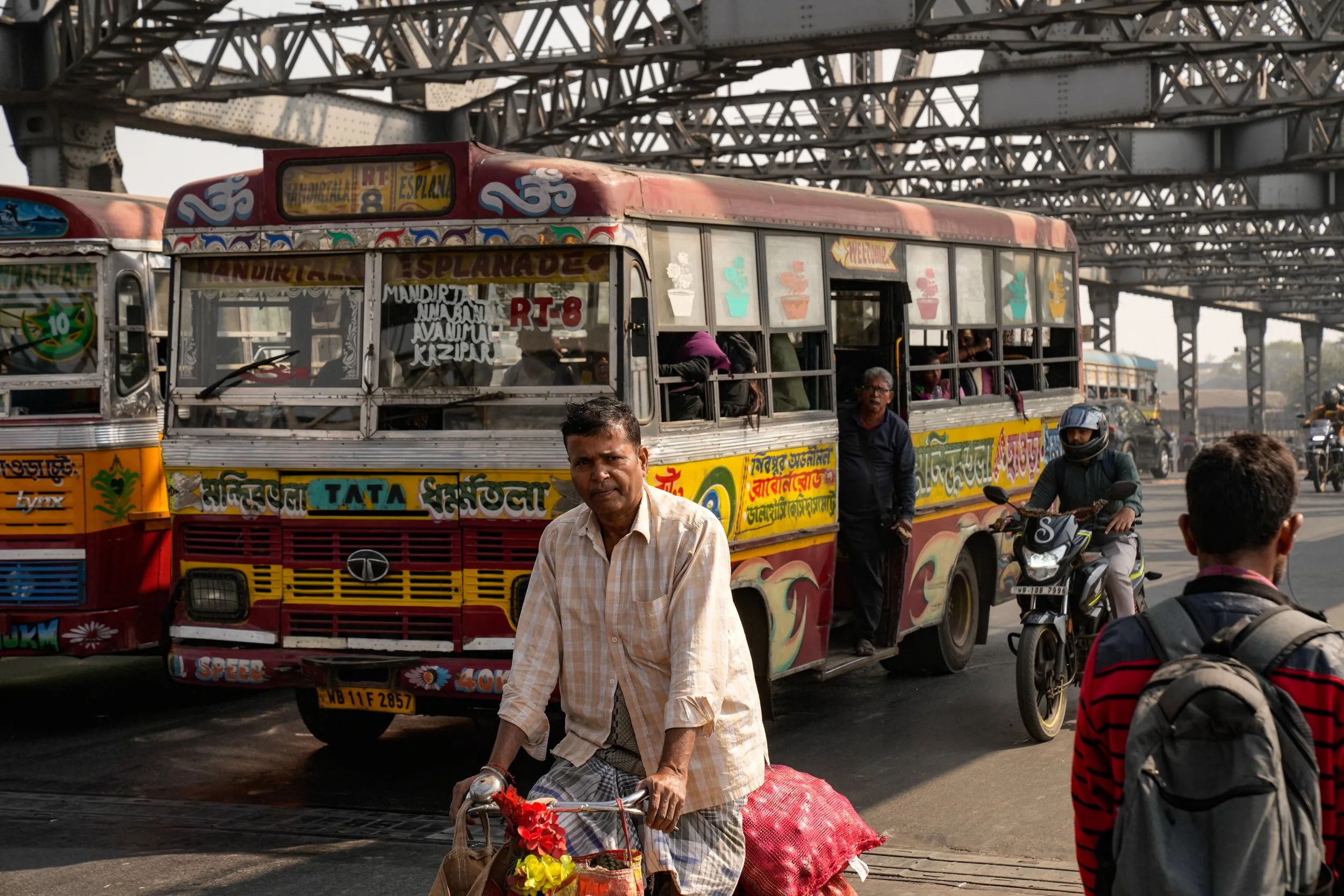 Howrag bridge Bike frontal.jpg