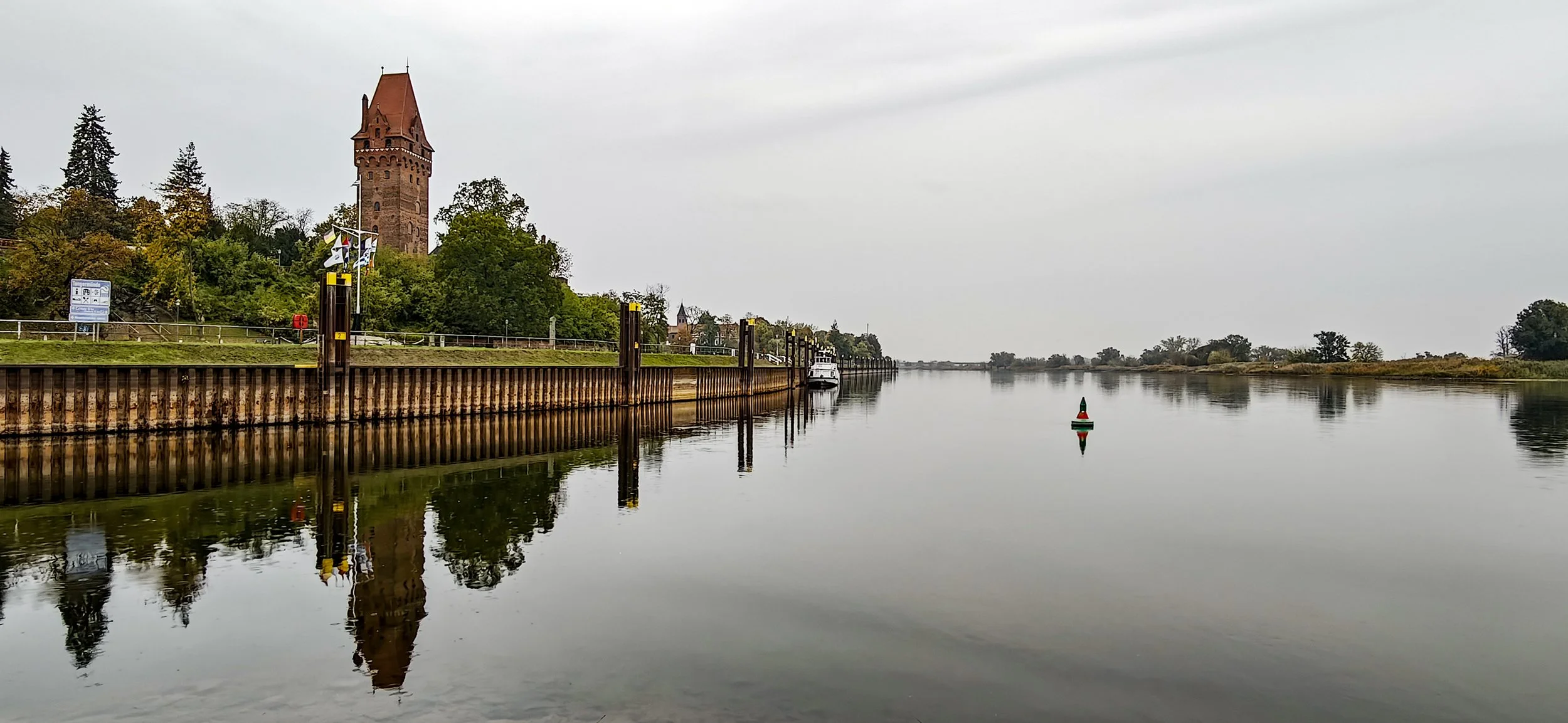 Tangermünde-Elbe color.jpg